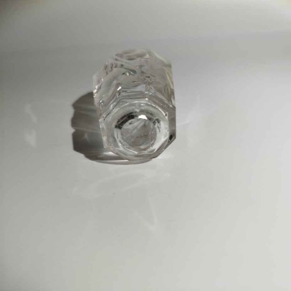 Солонка (без крышки) с цветочным декором