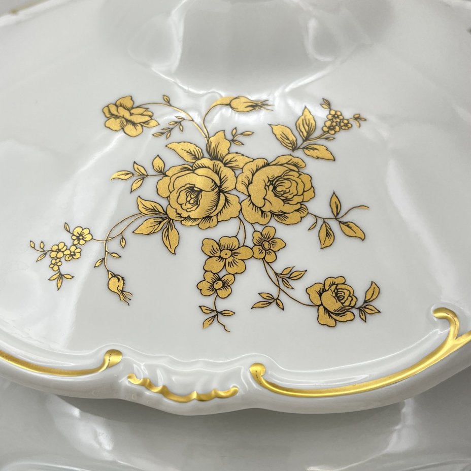 Супница, украшенная цветочным декором, серия "Katharina", фарфор, золочение, Weimar Porzellan (Веймарский фарфор), ГДР, 1950-1980 гг.