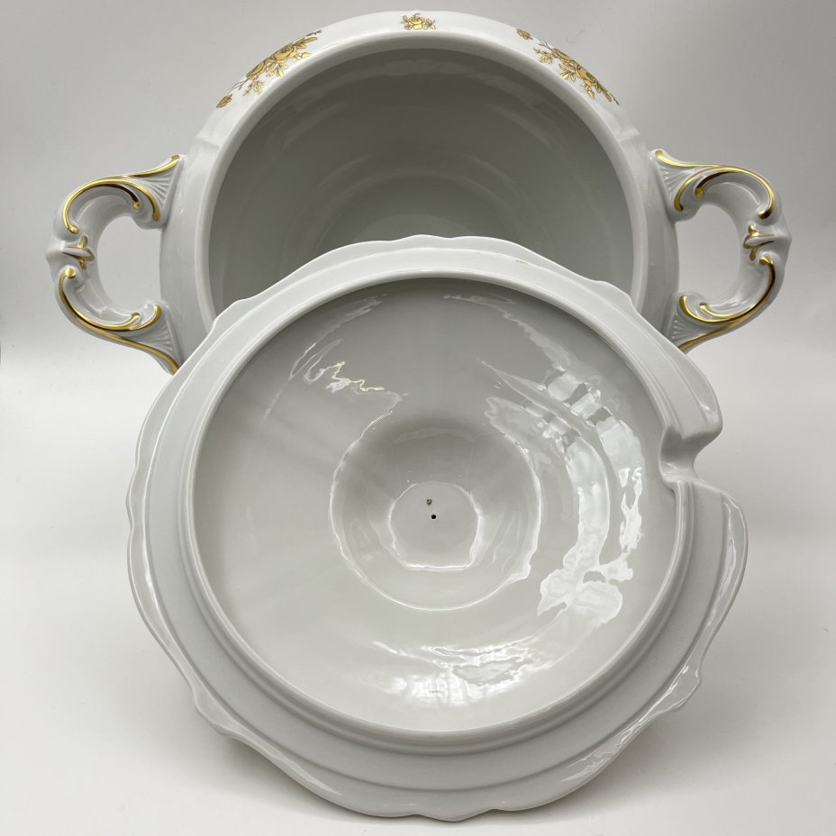 Супница, украшенная цветочным декором, серия "Katharina", фарфор, золочение, Weimar Porzellan (Веймарский фарфор), ГДР, 1950-1980 гг.