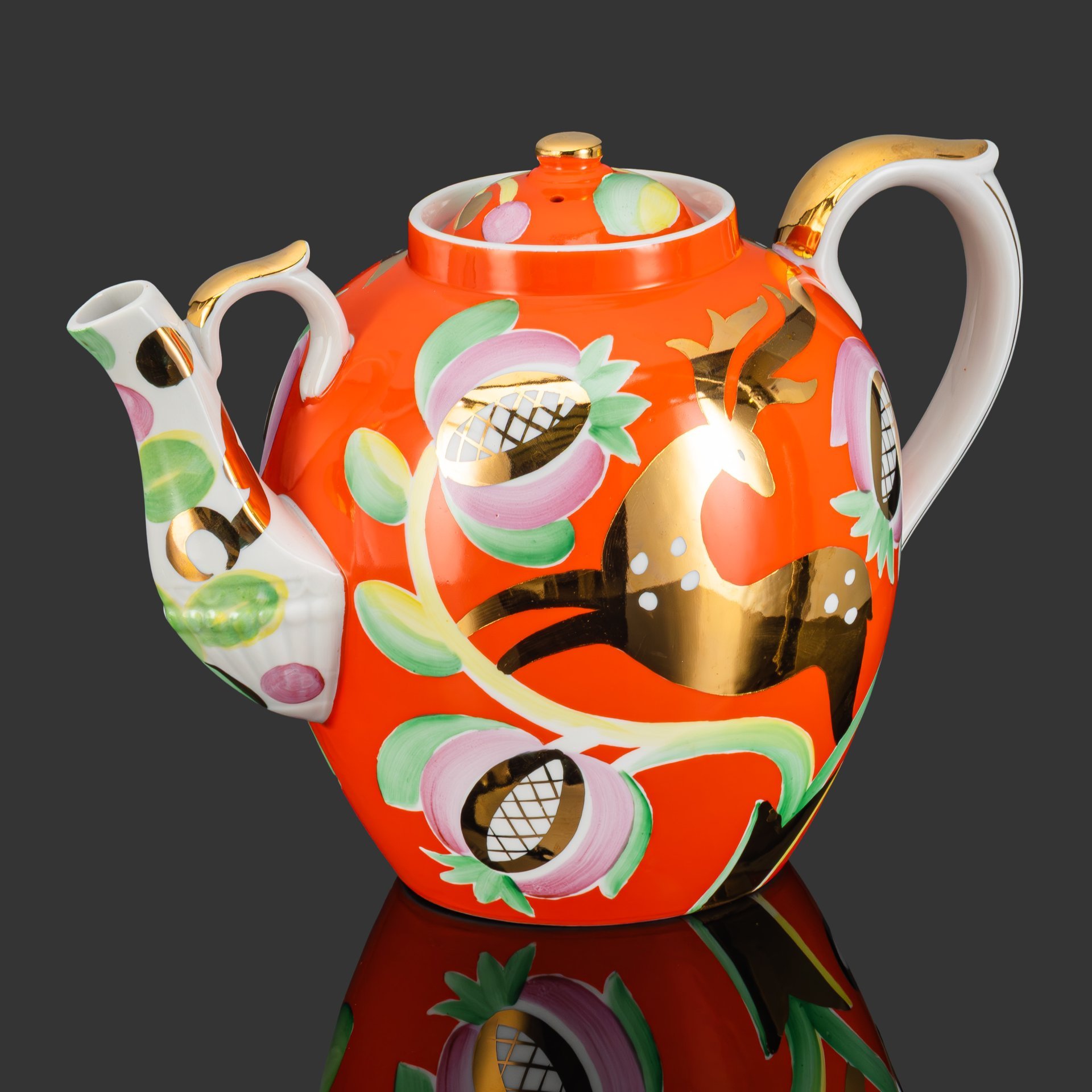 Чайник доливной из сервиза "Золотой олень", автор П.В. Леонов