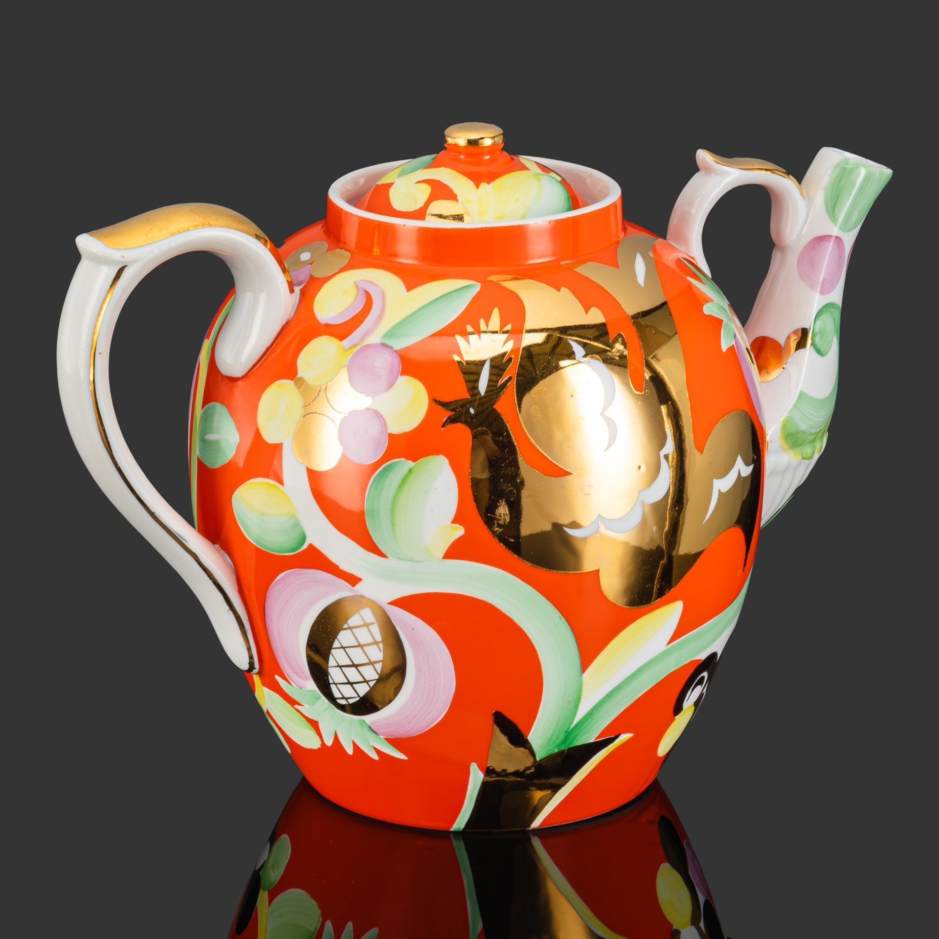 Чайник доливной из сервиза "Золотой олень", автор П.В. Леонов