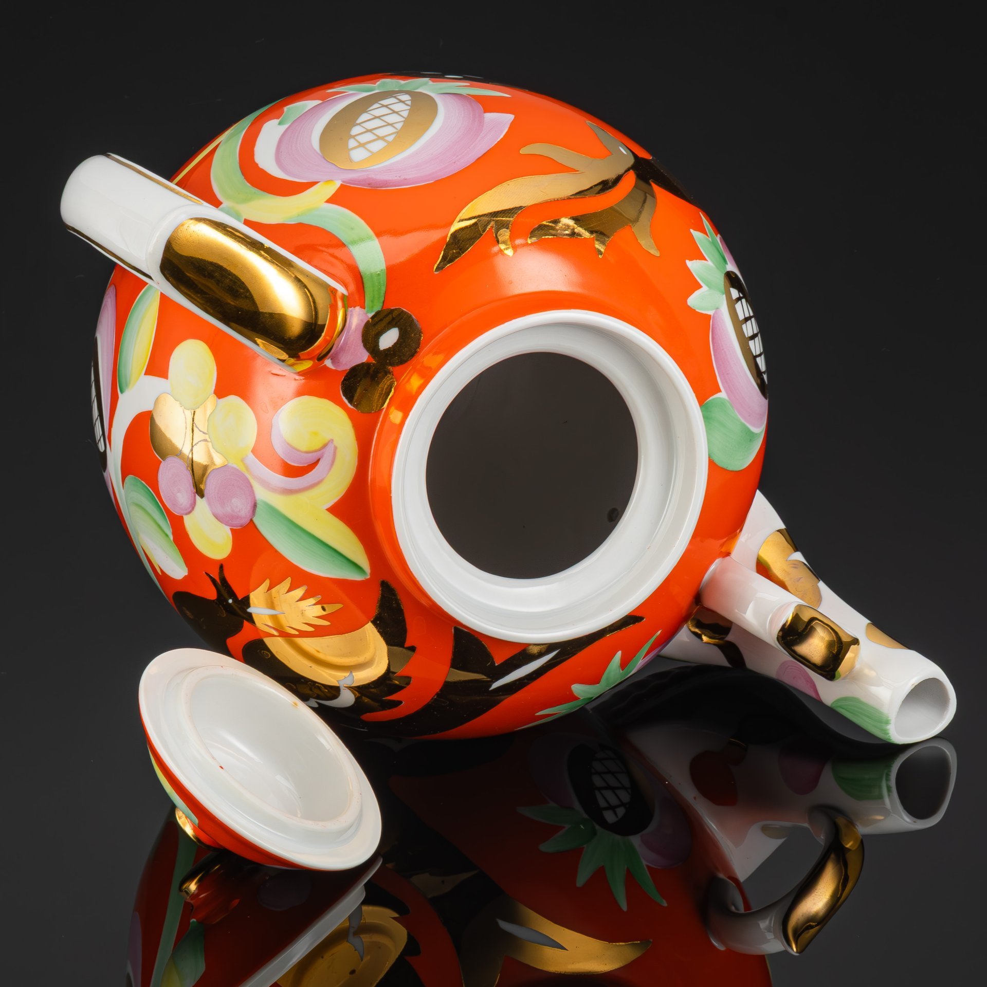 Чайник доливной из сервиза "Золотой олень", автор П.В. Леонов