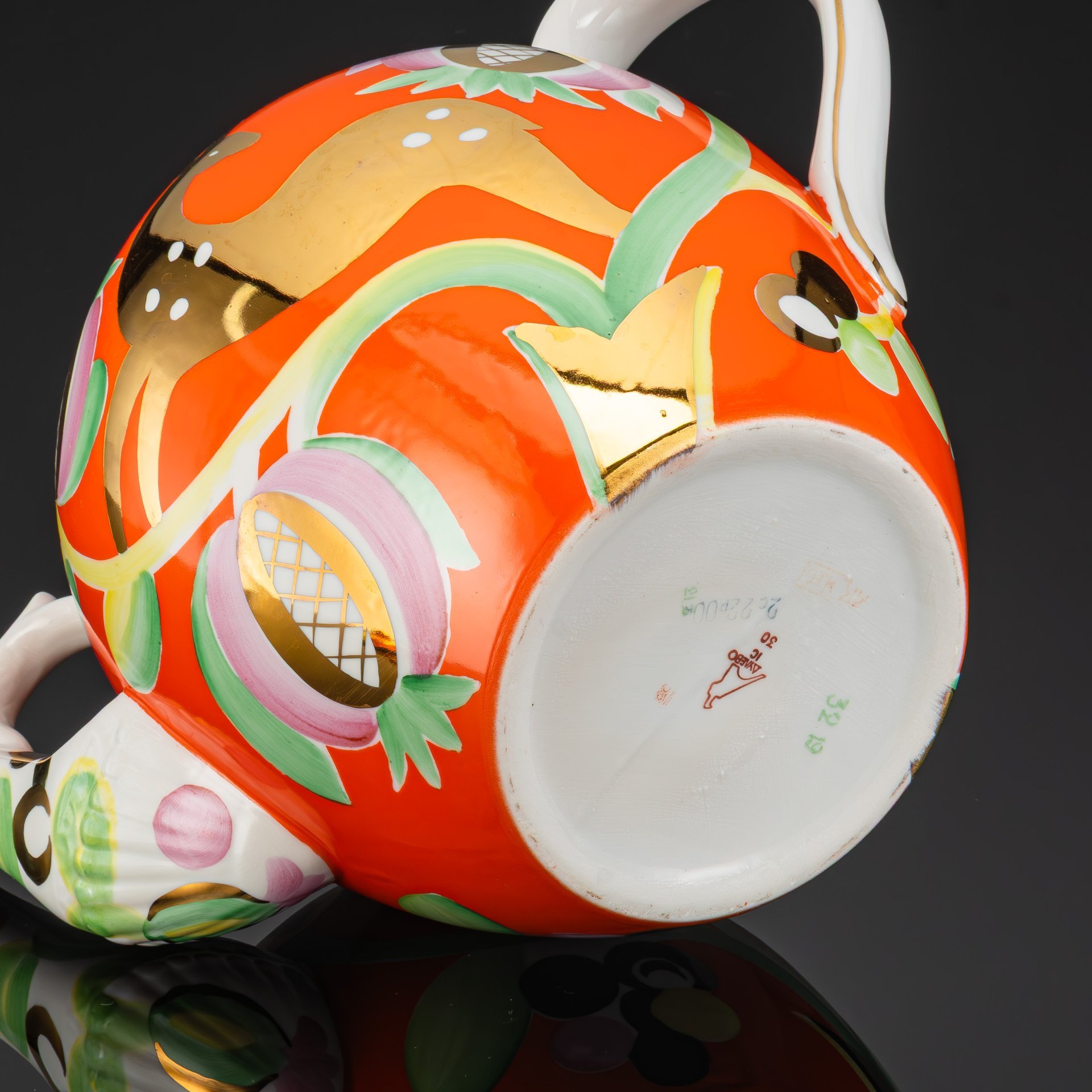 Чайник доливной из сервиза "Золотой олень", автор П.В. Леонов