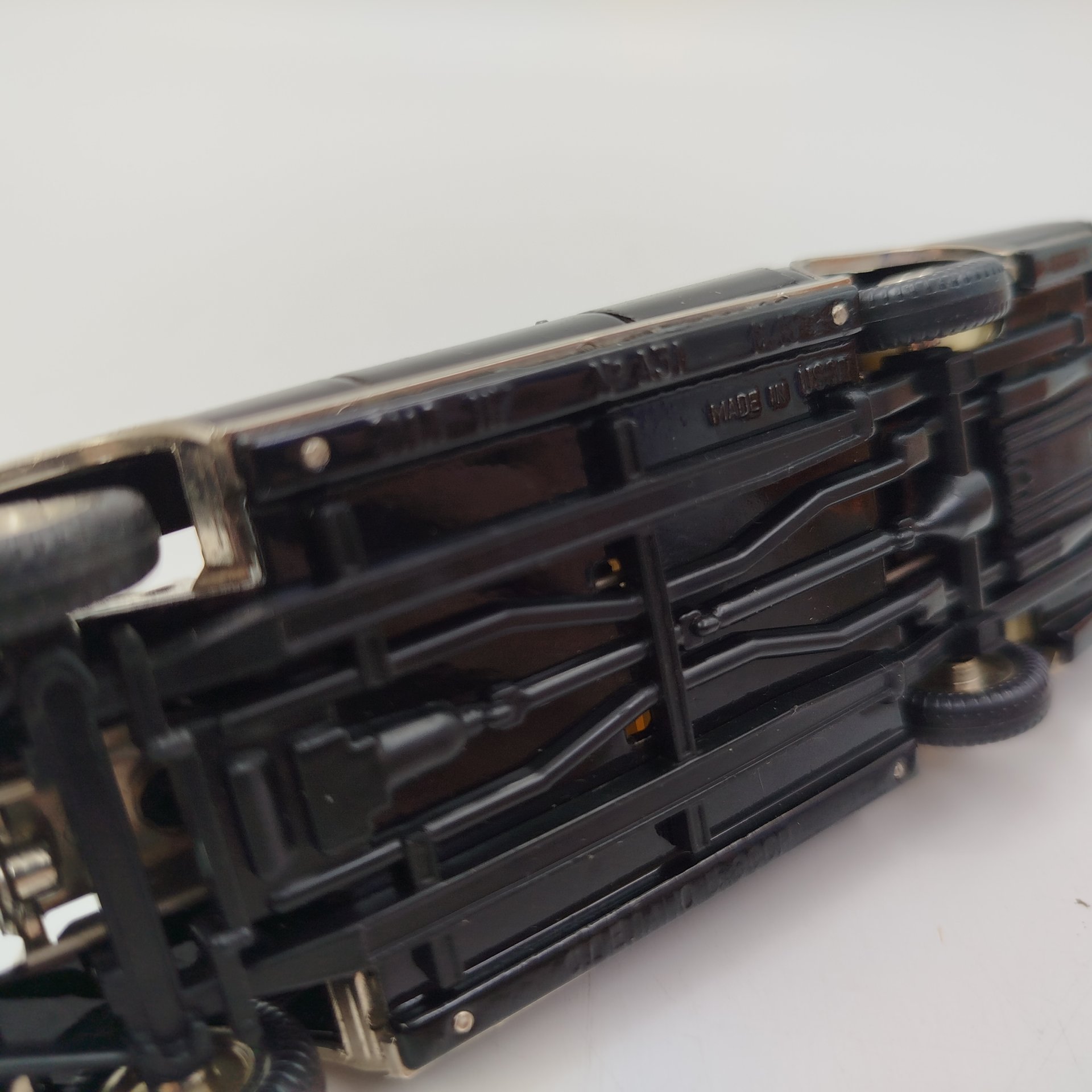 Модель автомобиля "ЗИЛ-117", в масштабе 1:43, композитный материал, картон, Саратовский завод «Тантал», СССР, 1982-1987 гг.