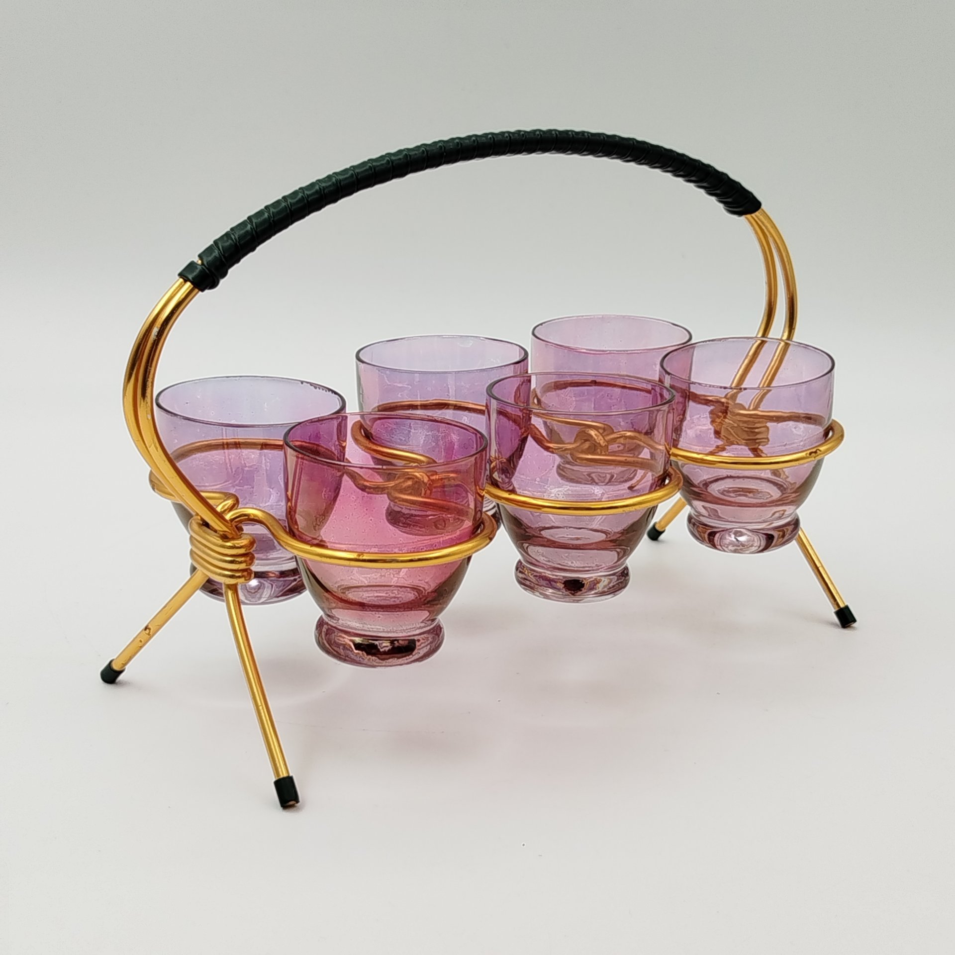 Набор стопок лилового оттенка на золотистой подставке (на 6 персон)
