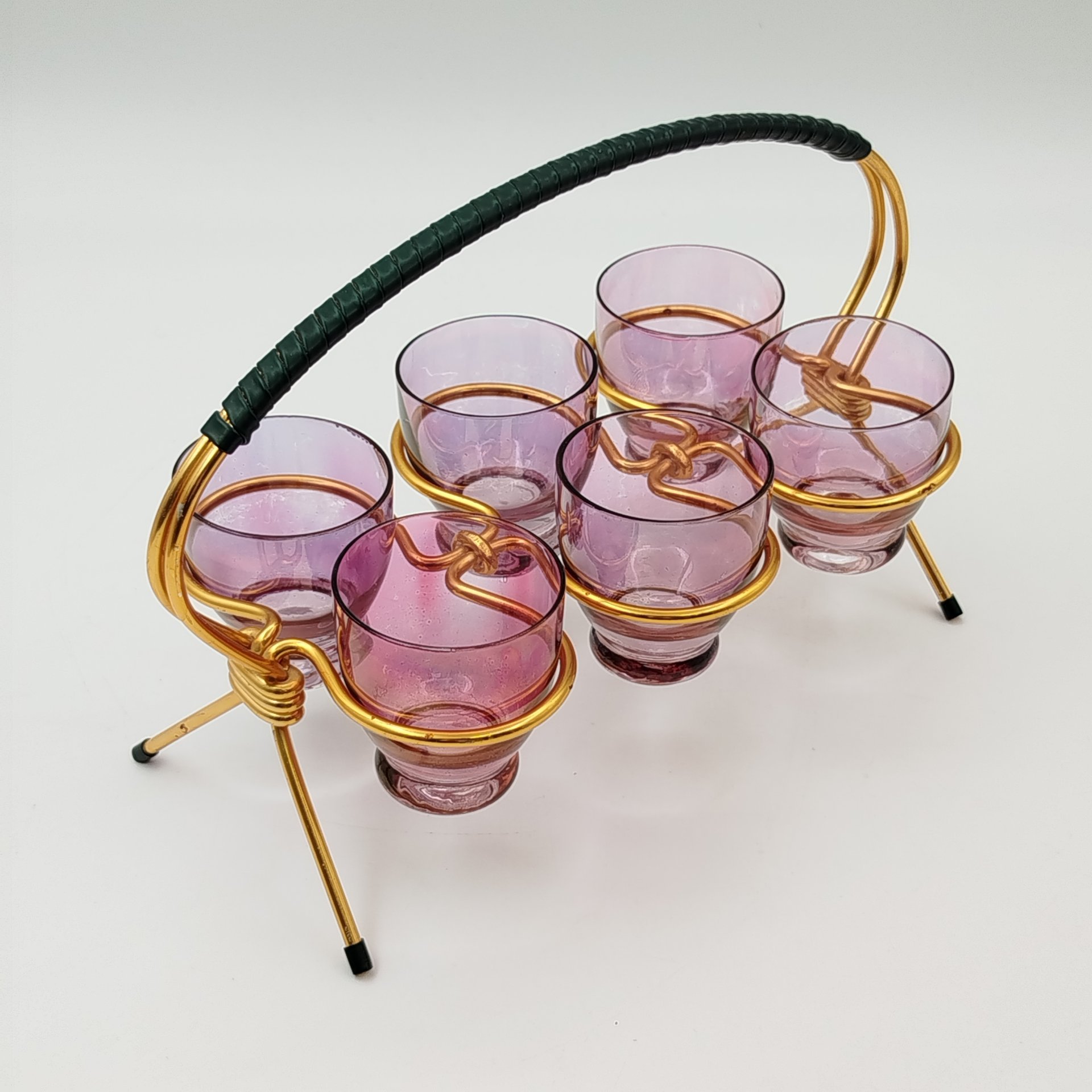 Набор стопок лилового оттенка на золотистой подставке (на 6 персон)