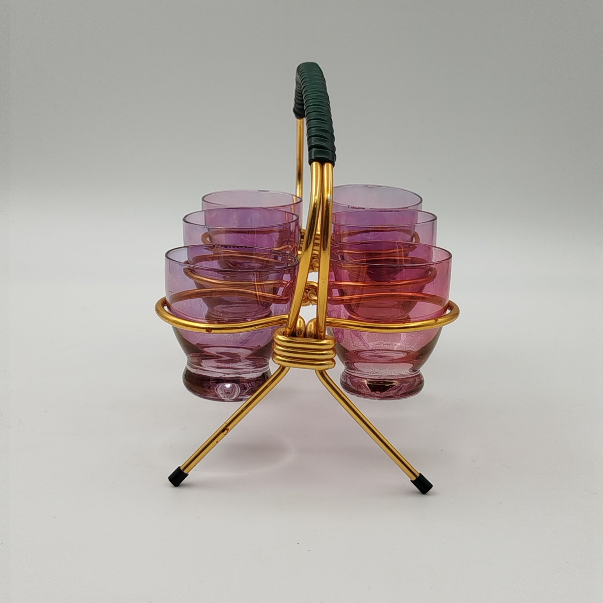 Набор стопок лилового оттенка на золотистой подставке (на 6 персон)