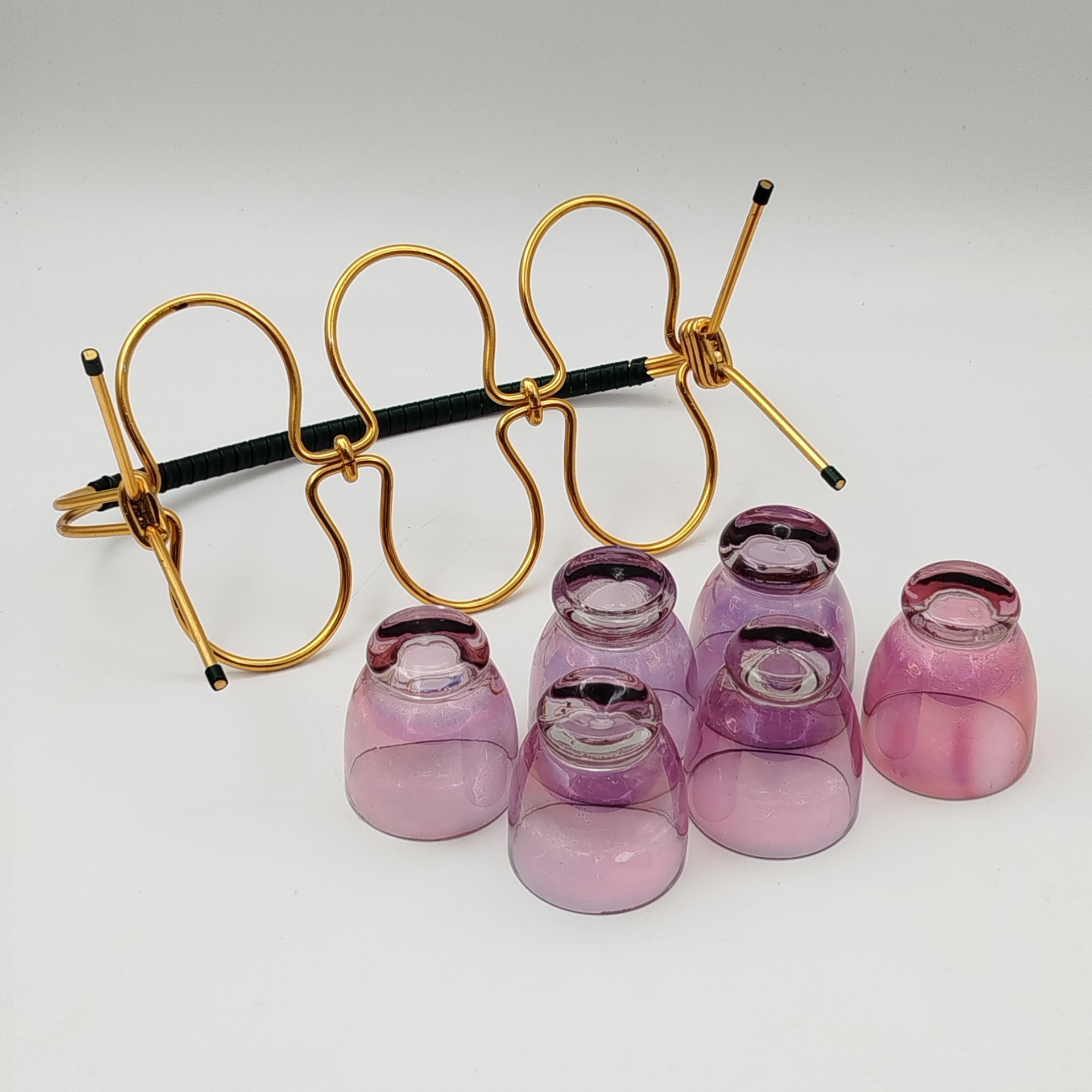 Набор стопок лилового оттенка на золотистой подставке (на 6 персон)