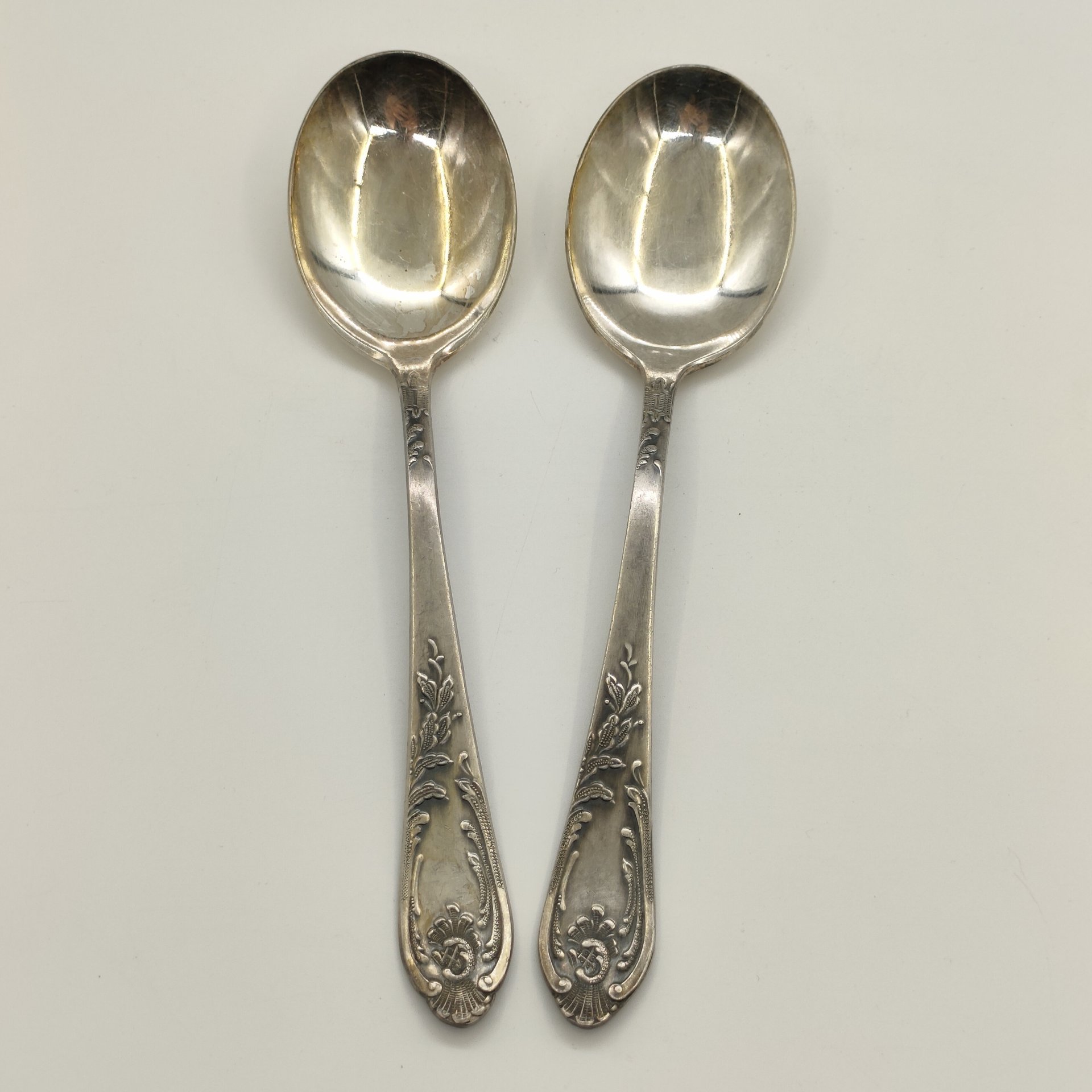 Набор из 2-х салатных ложек с растительным декором, мНЦ (медь-никель-цинк), Вольнянский завод столовых приборов им. Шевченко (ЗiШ, ЗиШ), СССР, 1960-1990 гг.