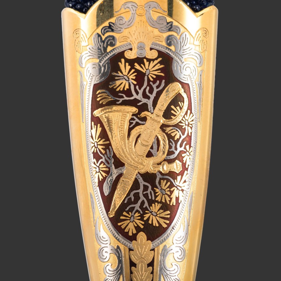 Кинжал охотничий «Хиршфангер», дамасская сталь, латунь, дерево, кожа ската, кость мамонта, золочение, литьевые элементы декора; в деревянном подарочном коробе с бархатным ложементом