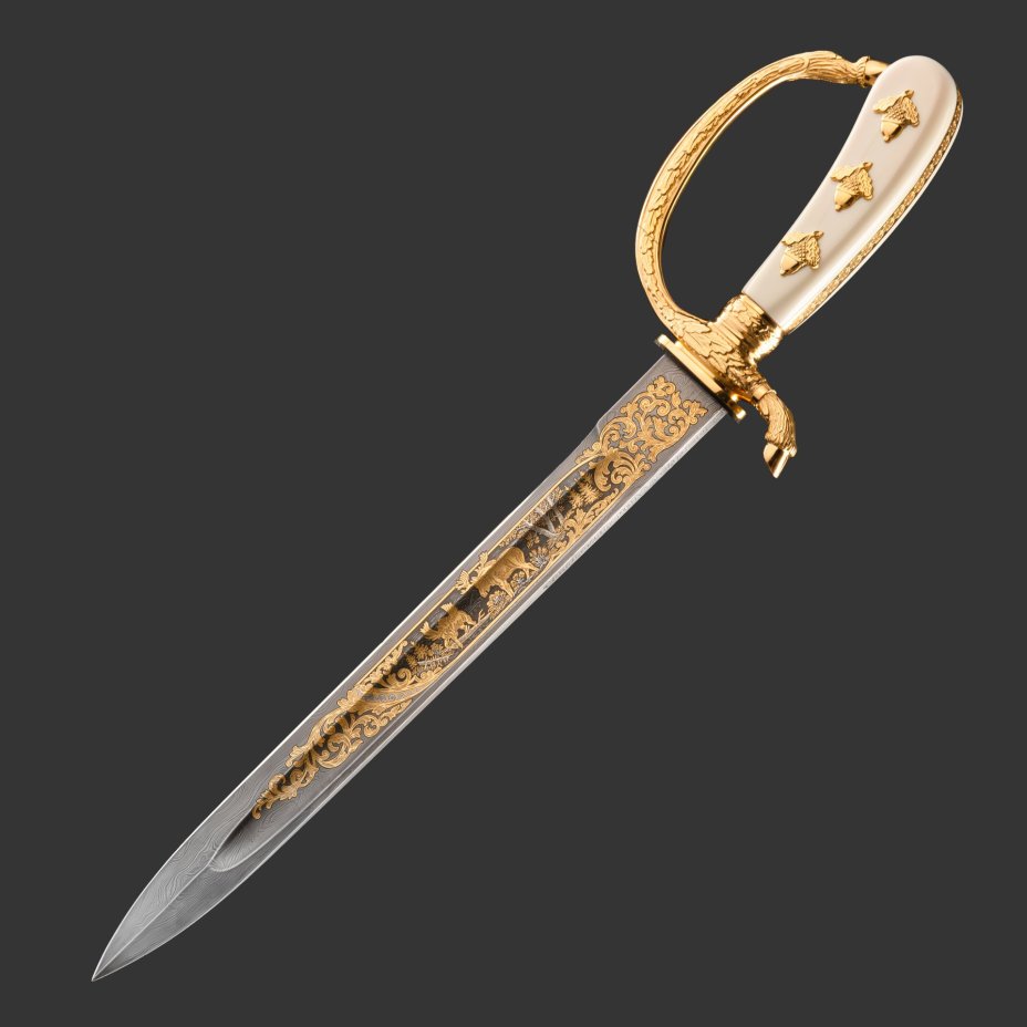 Кинжал охотничий «Хиршфангер», дамасская сталь, латунь, дерево, кожа ската, кость мамонта, золочение, литьевые элементы декора; в деревянном подарочном коробе с бархатным ложементом