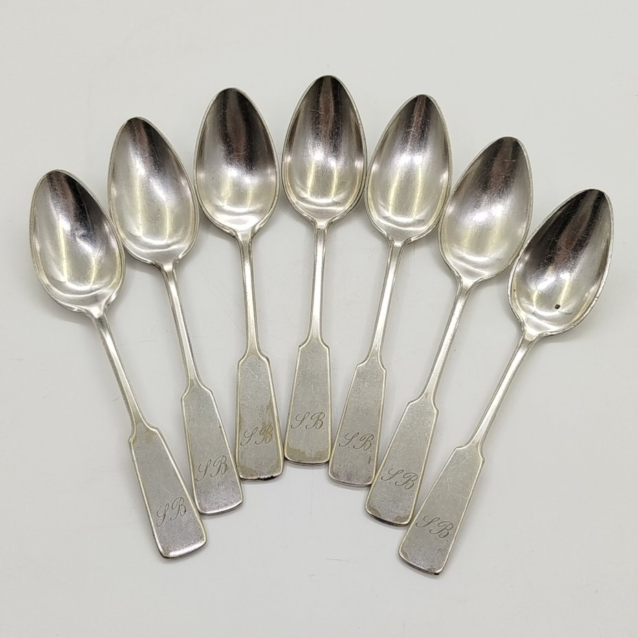 Набор из семи десертных ложек с инициалами "Y.B." на черенках, металл, серебрение, Fraget (Фабрика серебряных и плакированных изделий Иосифа Фраже), Царство Польское, 1870-1900 гг.