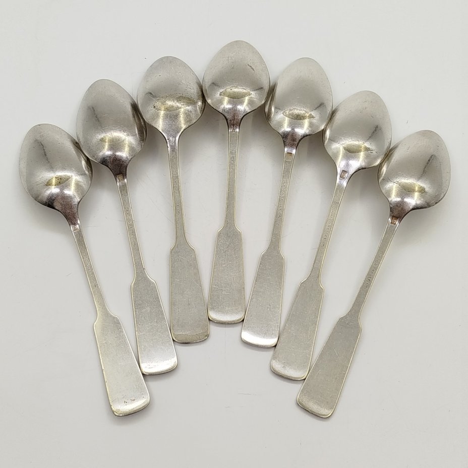 Набор из семи десертных ложек с инициалами "Y.B." на черенках, металл, серебрение, Fraget (Фабрика серебряных и плакированных изделий Иосифа Фраже), Царство Польское, 1870-1900 гг.