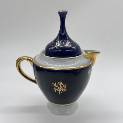 Молочник с крышкой с золоченым декором (крышка подбор!), фарфор, крытье, кобальт, золочение, роспись, Довбышский фарфоровый завод (Довбыш), СССР, 1970-1990 гг.