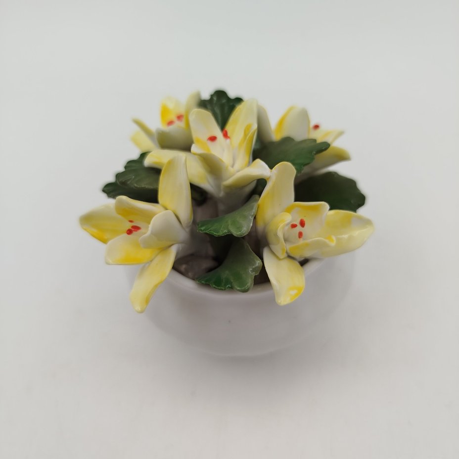 Статуэтка "Желтые цветы", мануфактура "Aynsley", фарфор, роспись, Великобритания, 1980-1990 гг.