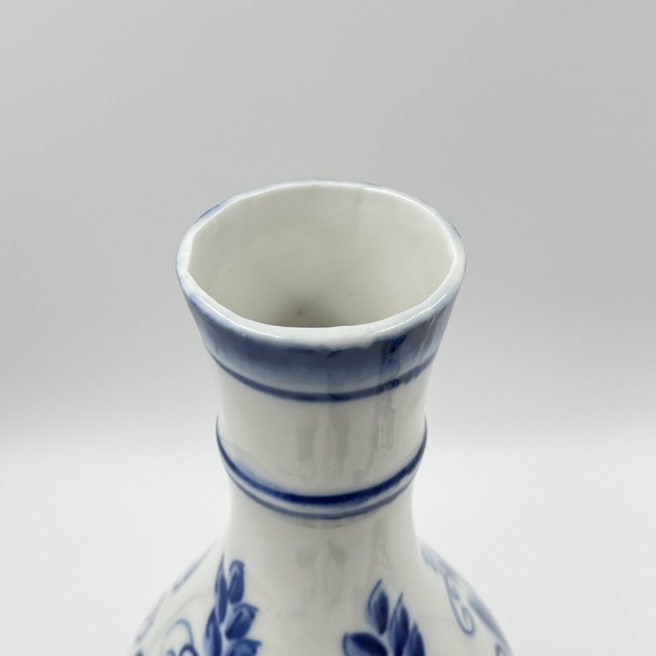 Ваза с цветочным декором, Гжель, фарфор, роспись, СССР, 1970-1990 гг.