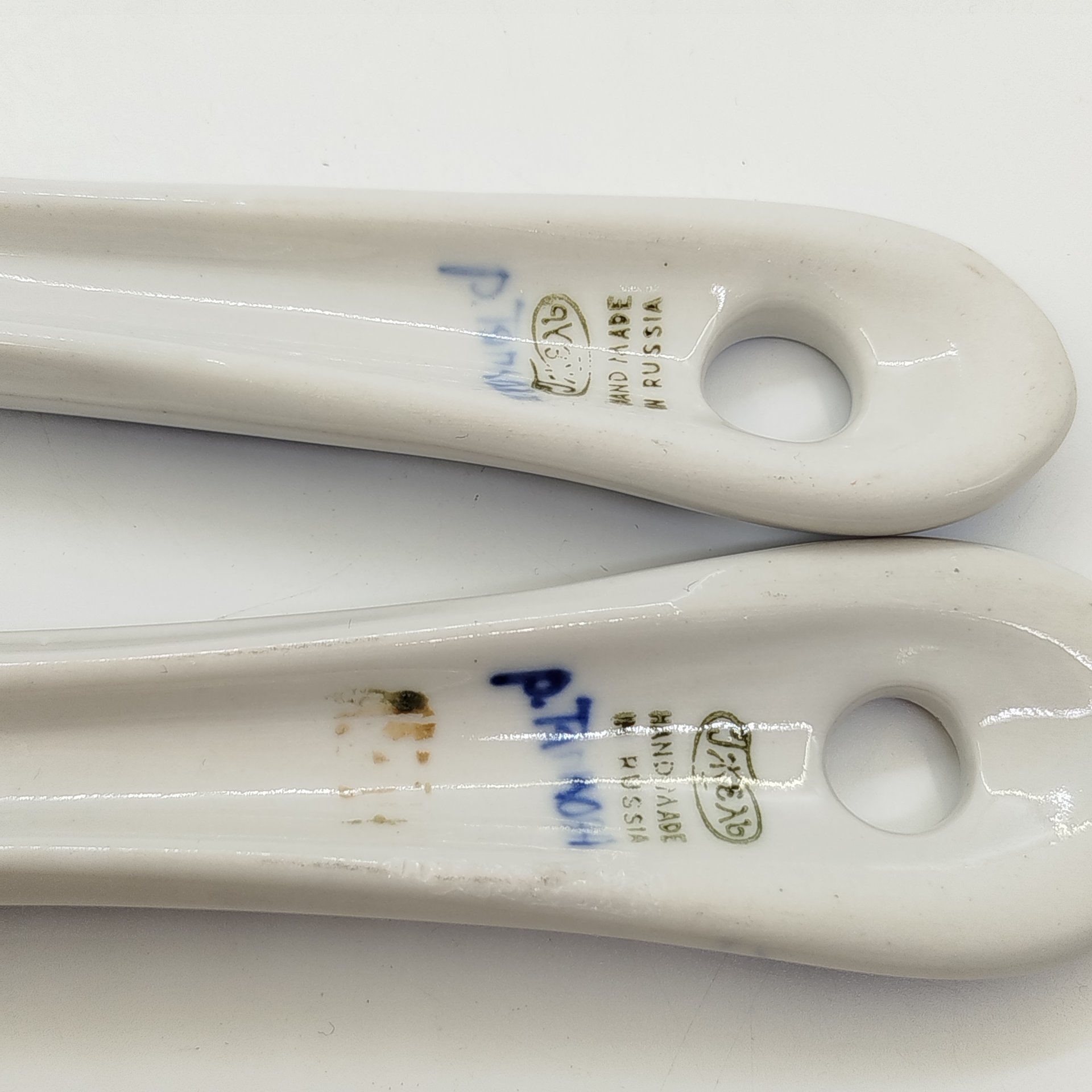 Набор сервировочный, состоящий из вилки и ложки (дуршлаг), с цветочным декором, р. Тяпкова