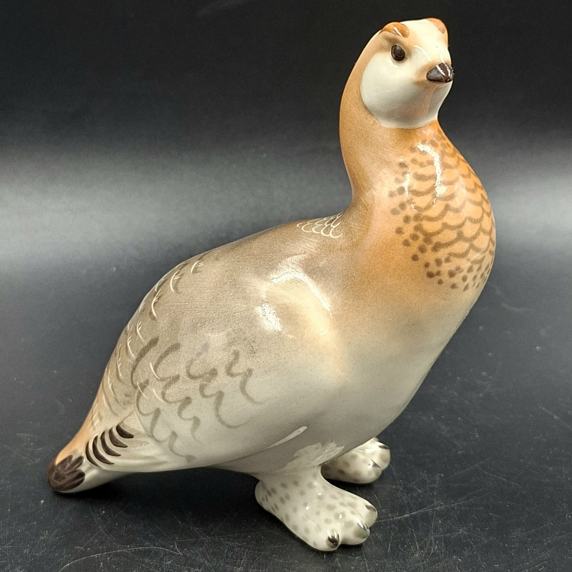 Статуэтка "Куропатка", скульптор П.П. Веселов, фарфор, роспись, Ленинградский фарфоровый завод (ЛФЗ), СССР, 1970-1992 гг.