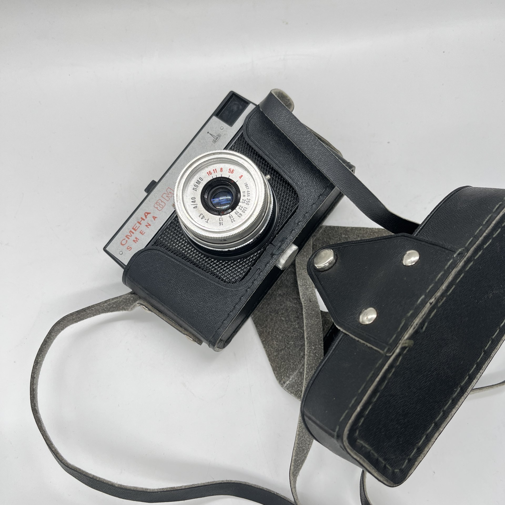 Фотоаппарат "Смена-8" в оригинальном кофре (не работает), металл, стекло, полимерный материал, кожа, ЛОМО (Ленинградское оптико-механическое объединение), СССР, 1970-1990 гг.