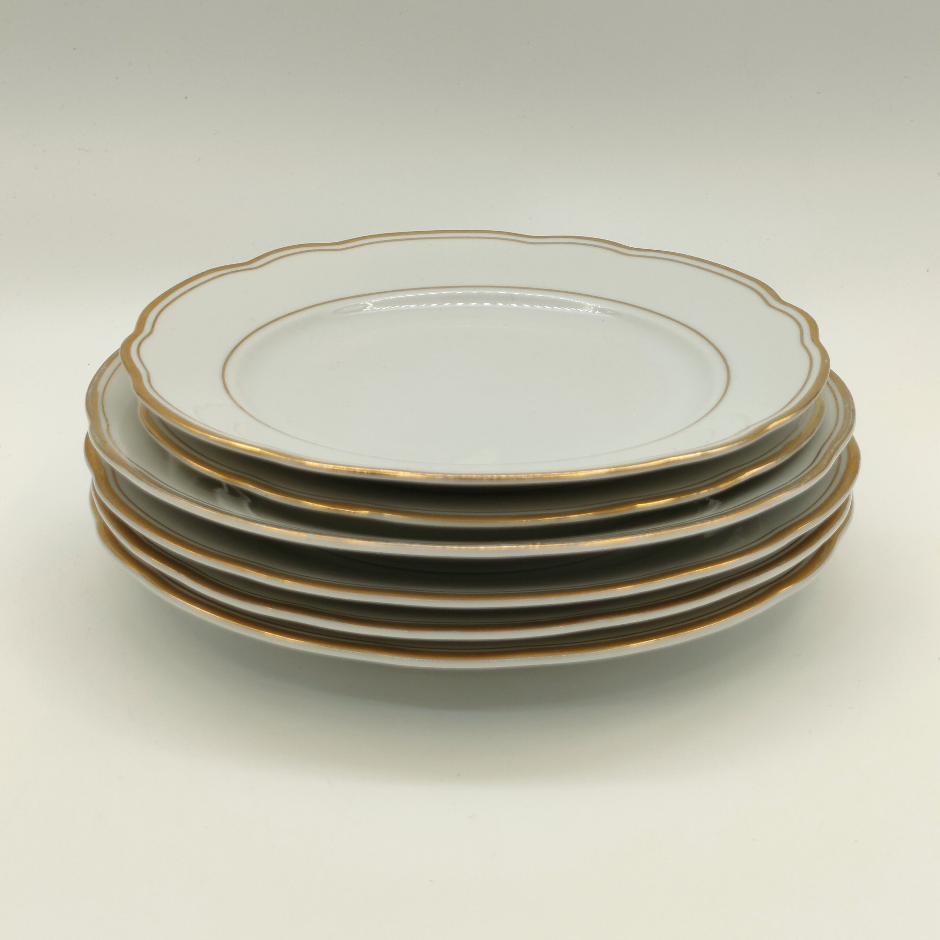 Набор из 2-х пирожковых и 4-х десертных тарелок, фарфор, золочение, Colditz (Кольдиц), ГДР, 1960-1990 гг.