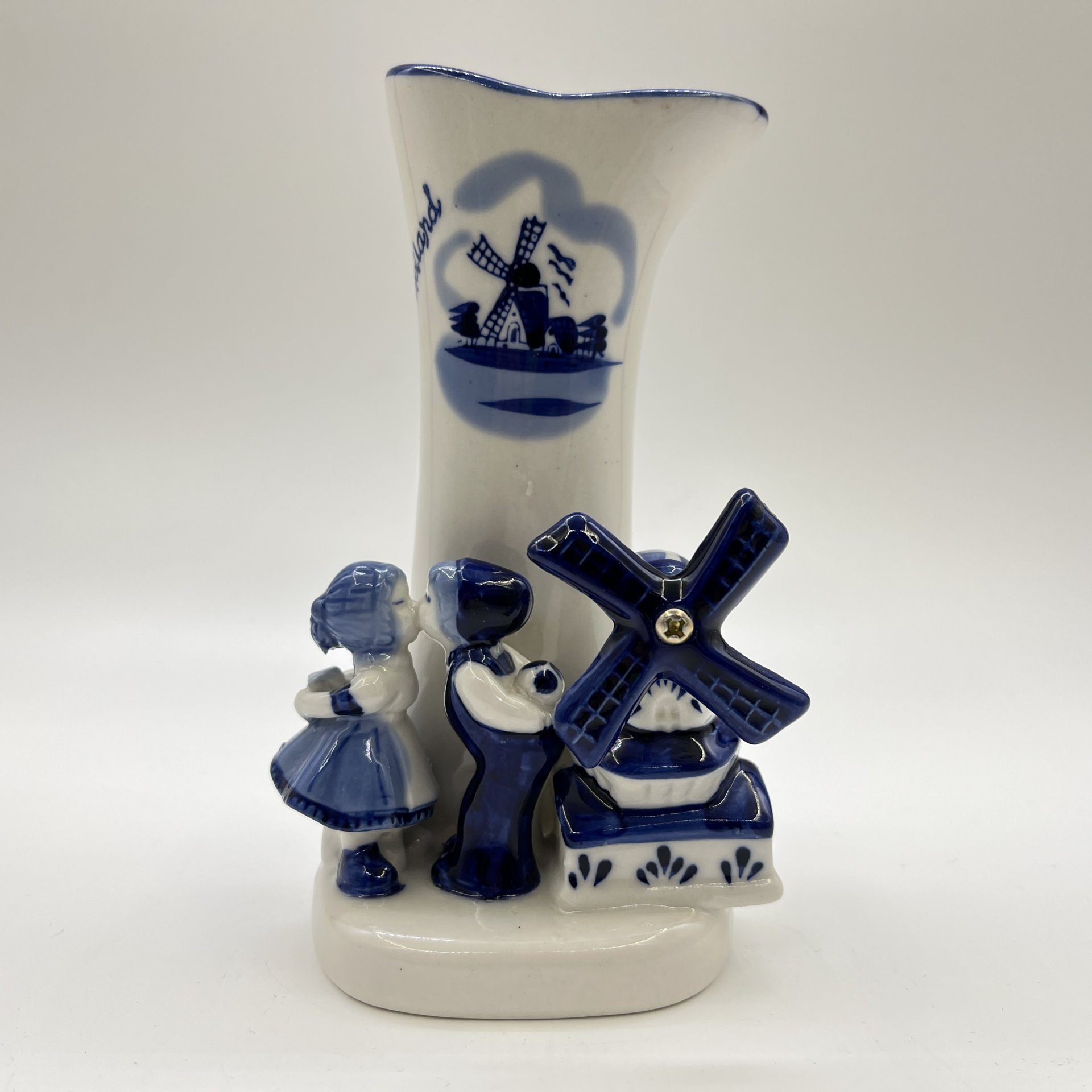 Ваза "Поцелуй на мельнице", фарфор, роспись, металл, Нидерланды, 1980-2000 гг.