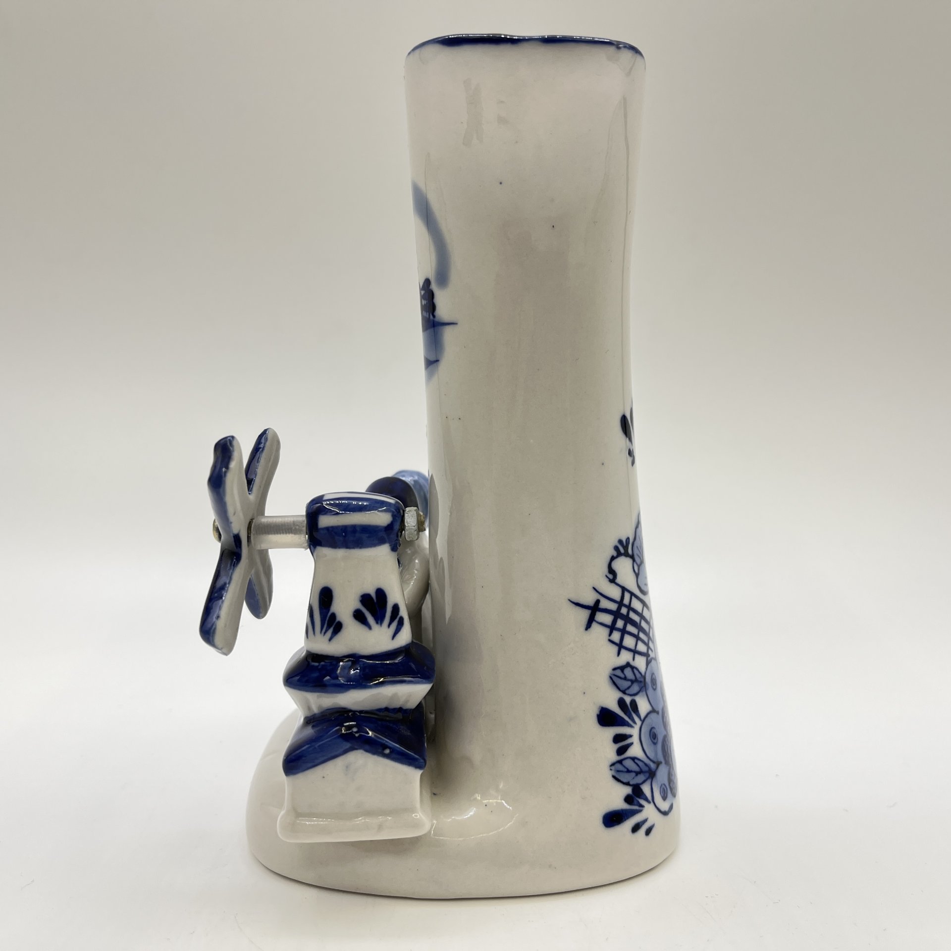 Ваза "Поцелуй на мельнице", фарфор, роспись, металл, Нидерланды, 1980-2000 гг.