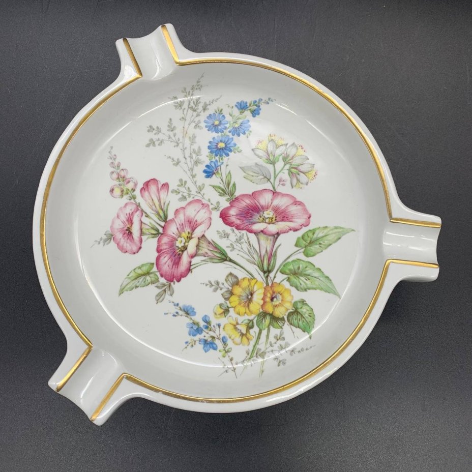 Пепельница для сигар  с декором из полевых цветов, Porcelaine de Bruxelles, фарфор, деколь, золочение