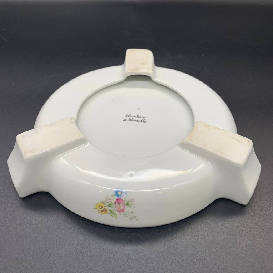 Пепельница для сигар  с декором из полевых цветов, Porcelaine de Bruxelles