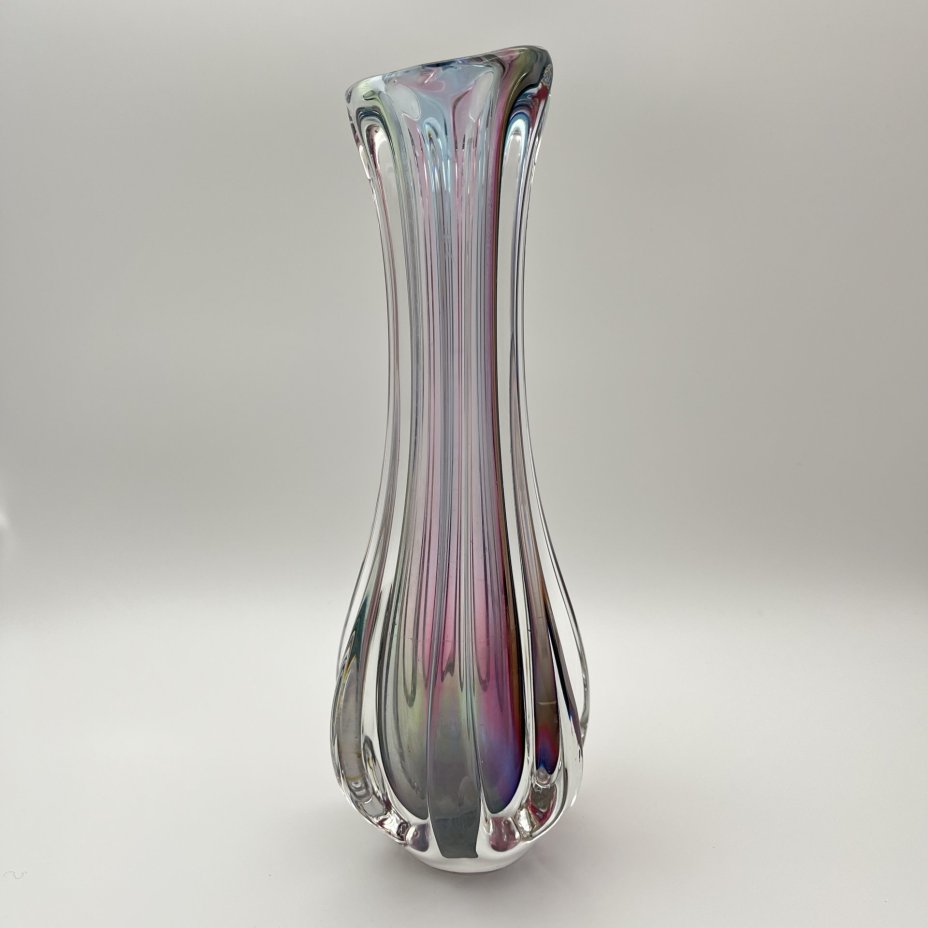 Ваза "Стиляга", автор П.И. Зинченко, стекло, гутная техника, Ленинградский завод художественного стекла (ЛЗХС), СССР, 1970-1990 гг.