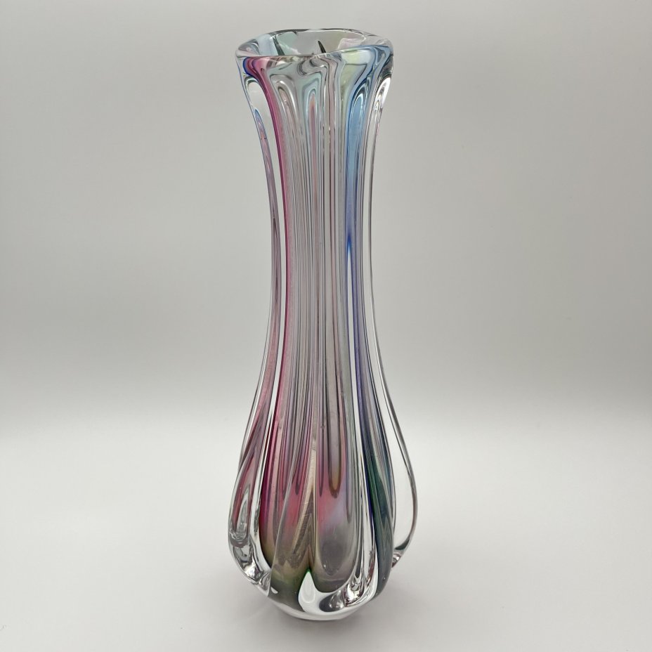 Ваза "Стиляга", автор П.И. Зинченко, стекло, гутная техника, Ленинградский завод художественного стекла (ЛЗХС), СССР, 1970-1990 гг.