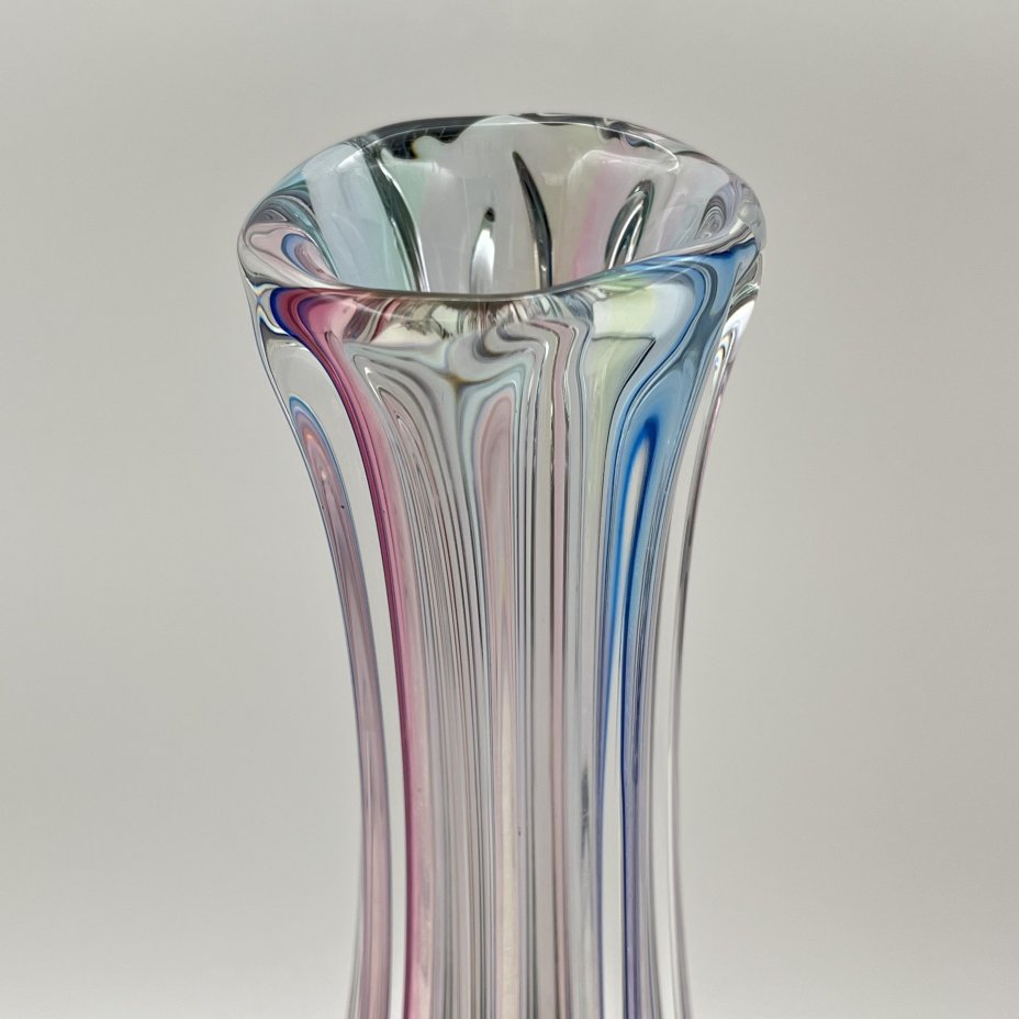 Ваза "Стиляга", автор П.И. Зинченко, стекло, гутная техника, Ленинградский завод художественного стекла (ЛЗХС), СССР, 1970-1990 гг.