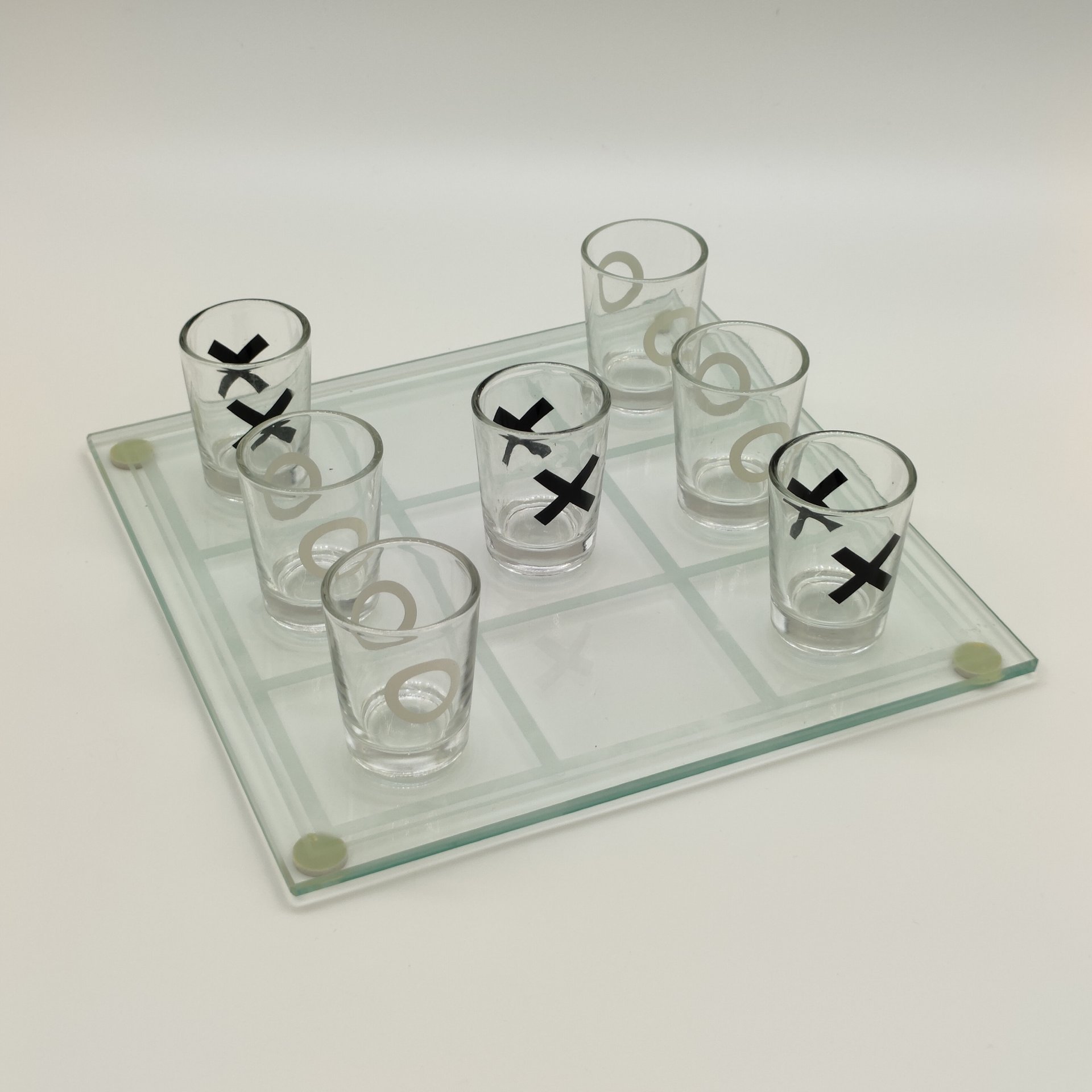 Игра настольная "Крестики-нолики" (7 стопок и доска), стекло, деколь, Китай, 2010-2020 гг.