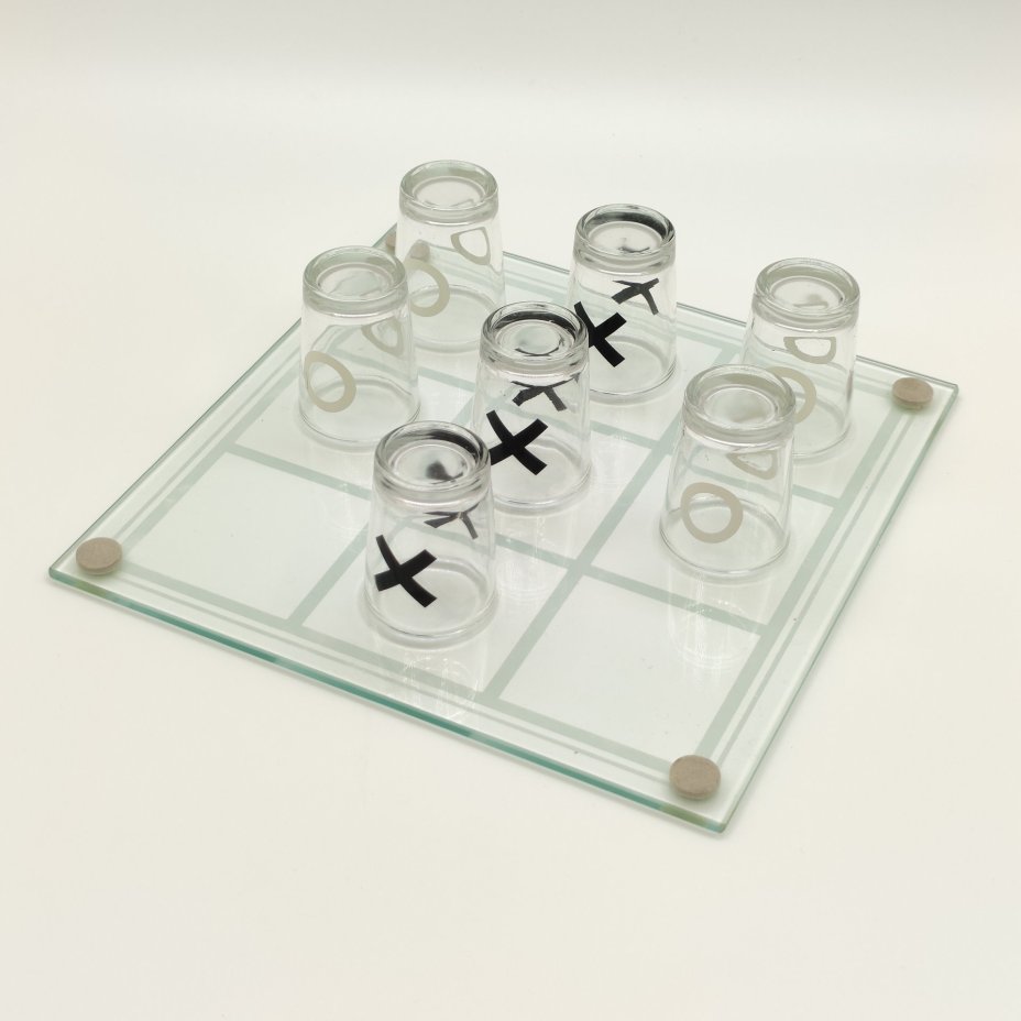 Игра настольная "Крестики-нолики" (7 стопок и доска), стекло, деколь, Китай, 2010-2020 гг.