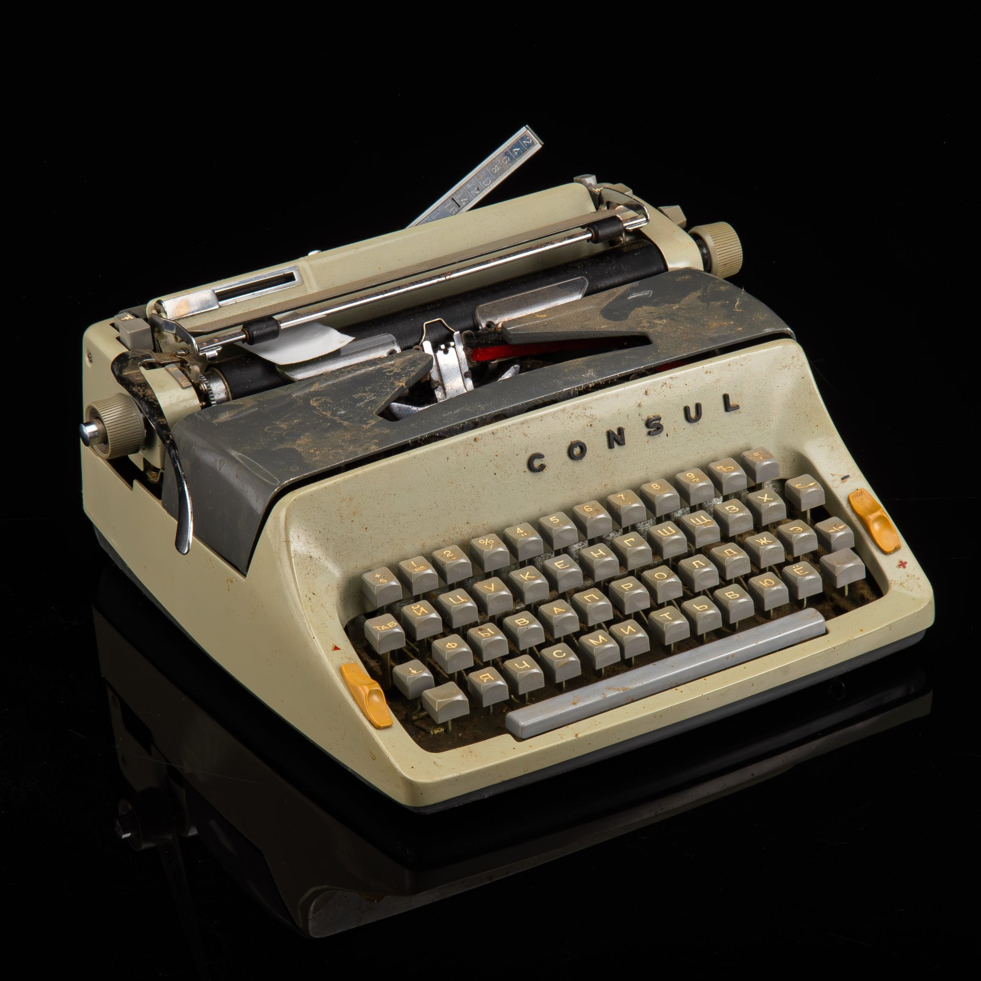 Машинка печатная "Consul Model 221" серого цвета в оригинальном кофре