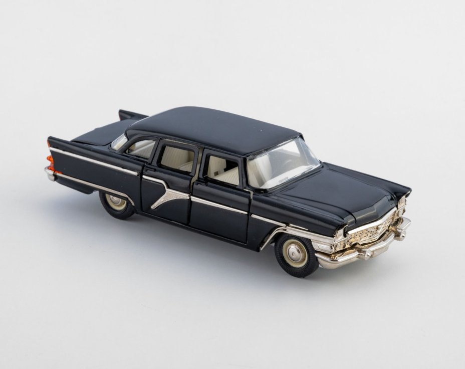 Модель автомобиля ГАЗ-13 "Чайка" № А 15, в родной коробке в масштабе 1:43, Саратовский завод «Тантал»