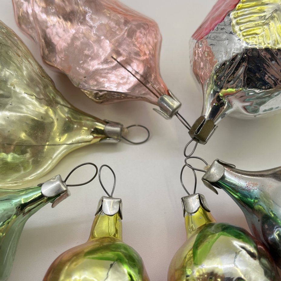 Набор ёлочных игрушек различных форм и расцветок (7 шт.)