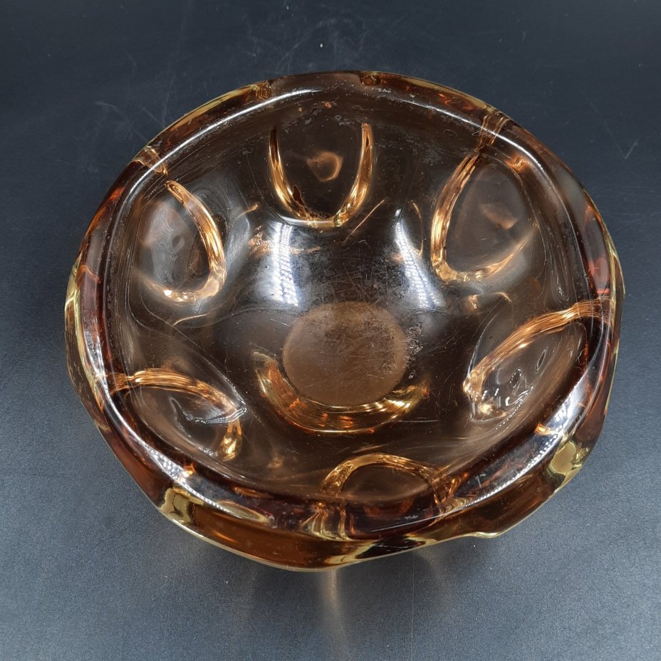 Пепельница янтарного оттенка