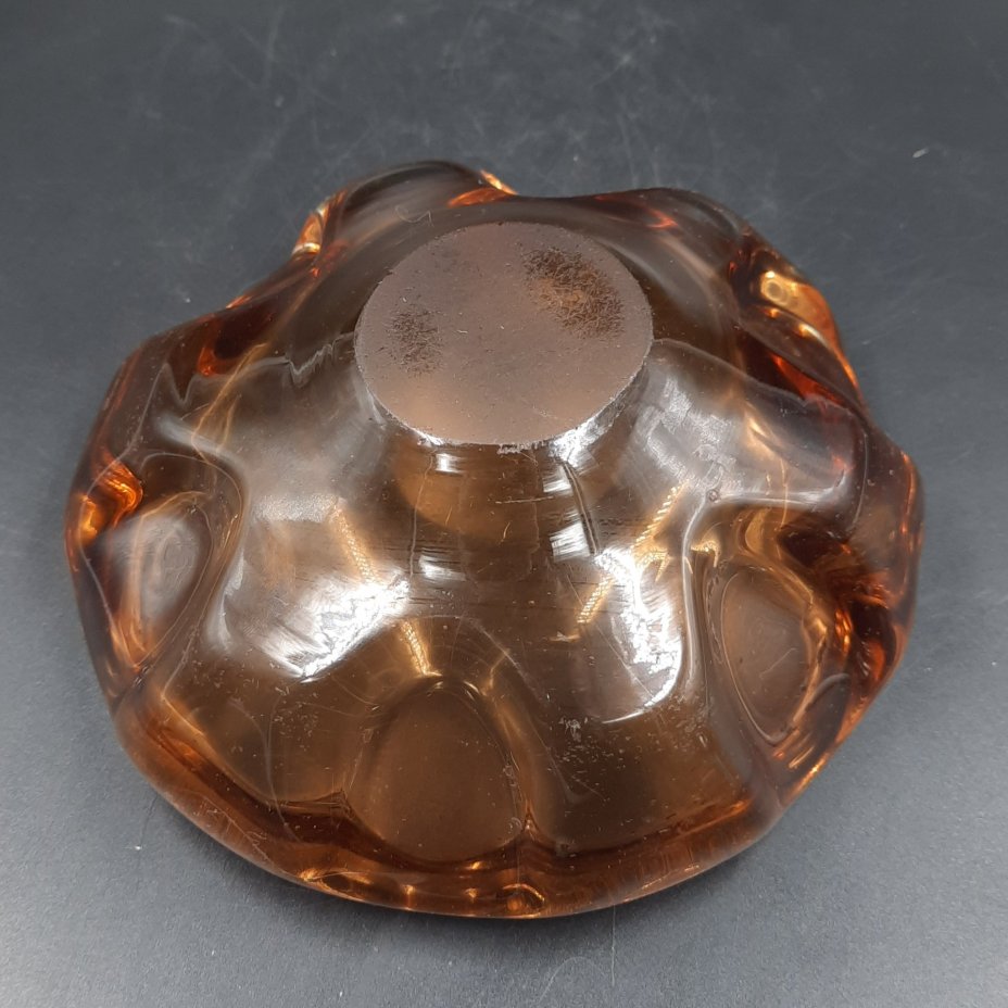 Пепельница янтарного оттенка