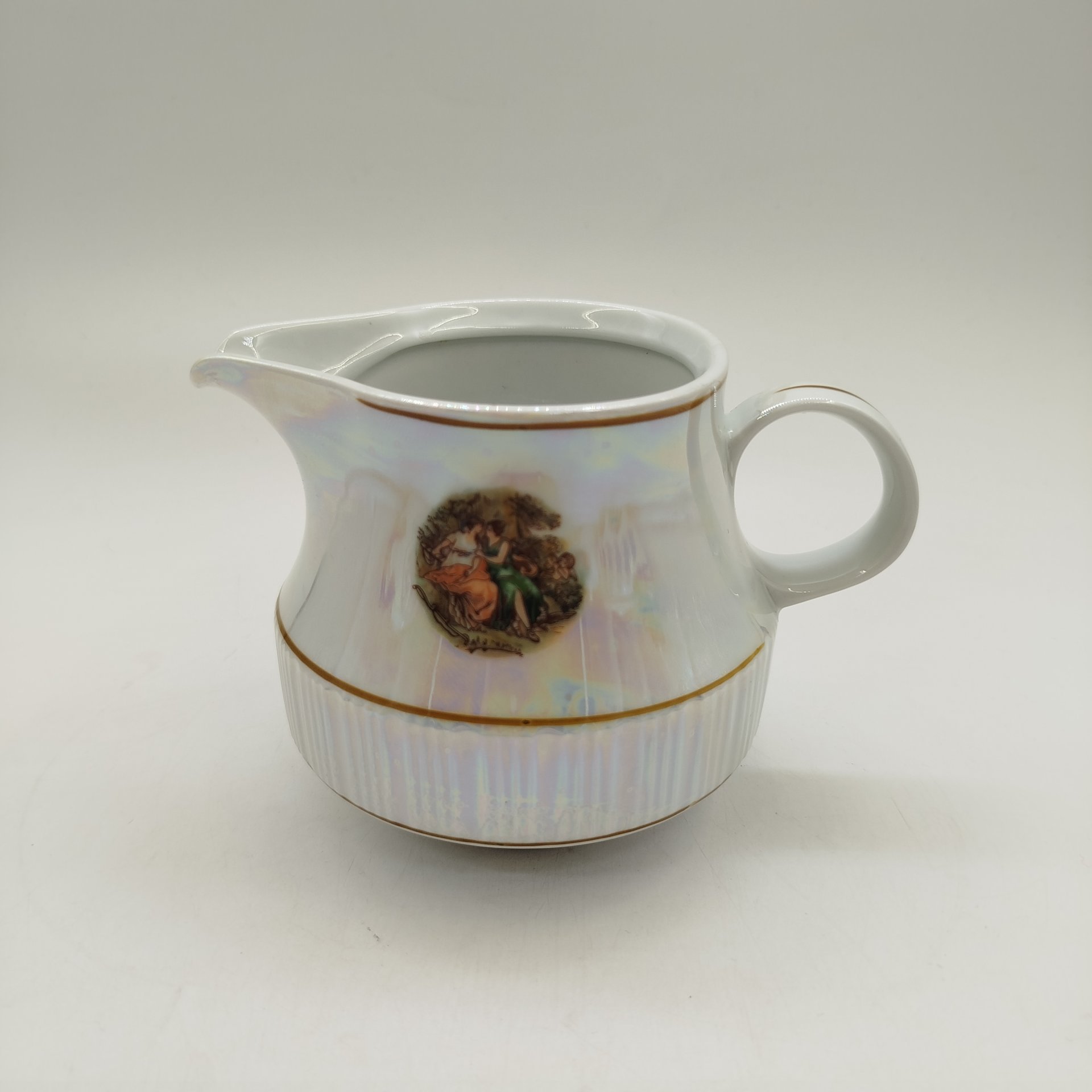 Молочник из сервиза "Мадонна", фарфор, деколь, обводка, люстр, ГДР, 1960-1980 гг.