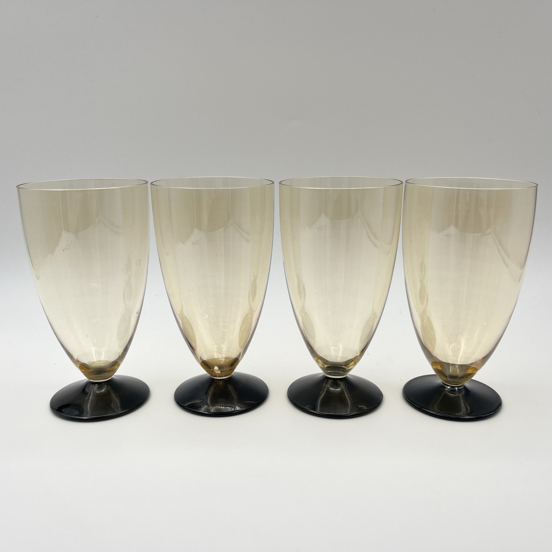 Набор бокалов золотистого цвета на 4 персоны, стекло, СССР, 1980-1990 гг.