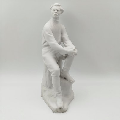 Статуэтка "Максим Горький", автор В.Г. Стамов, Ленинградский фарфоровый завод (ЛФЗ)