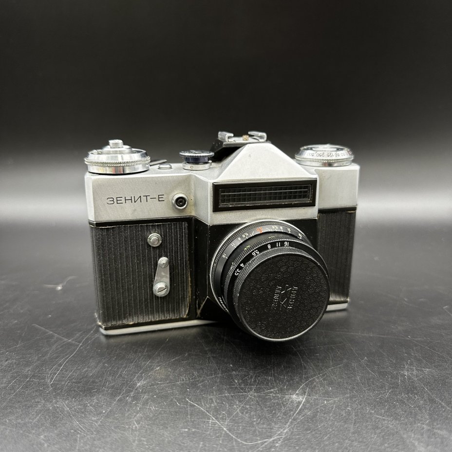 Фотоаппарат не рабочий "Зенит-Е" с объективом "Индустар-50-2" в кофре, Белорусское оптико-механическое объединение (БелОМО)