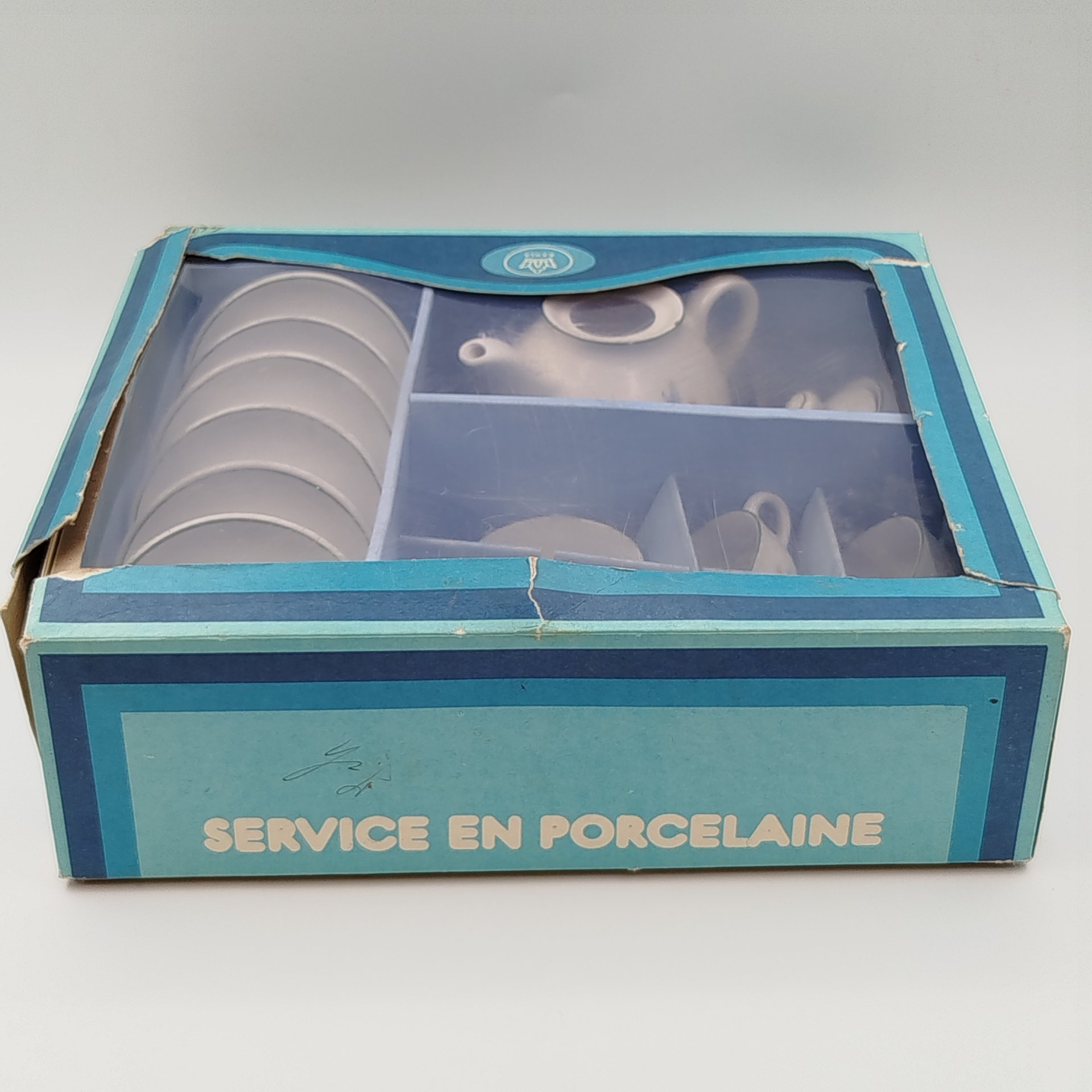 Сервиз детский (кукольный) с цветочным декором, в оригинальной коробке, на 6 персон (15 предметов)