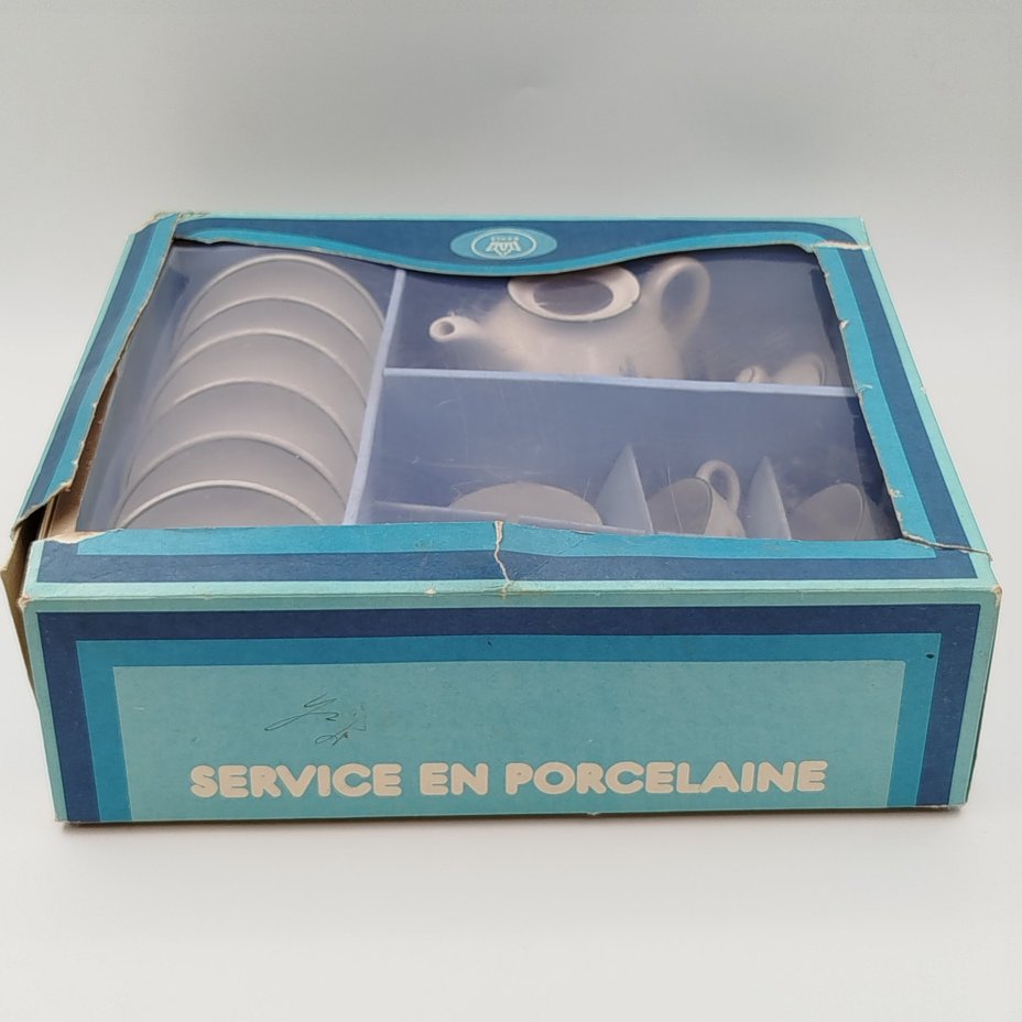 Сервиз детский (кукольный) с цветочным декором, в оригинальной коробке, на 6 персон (15 предметов)