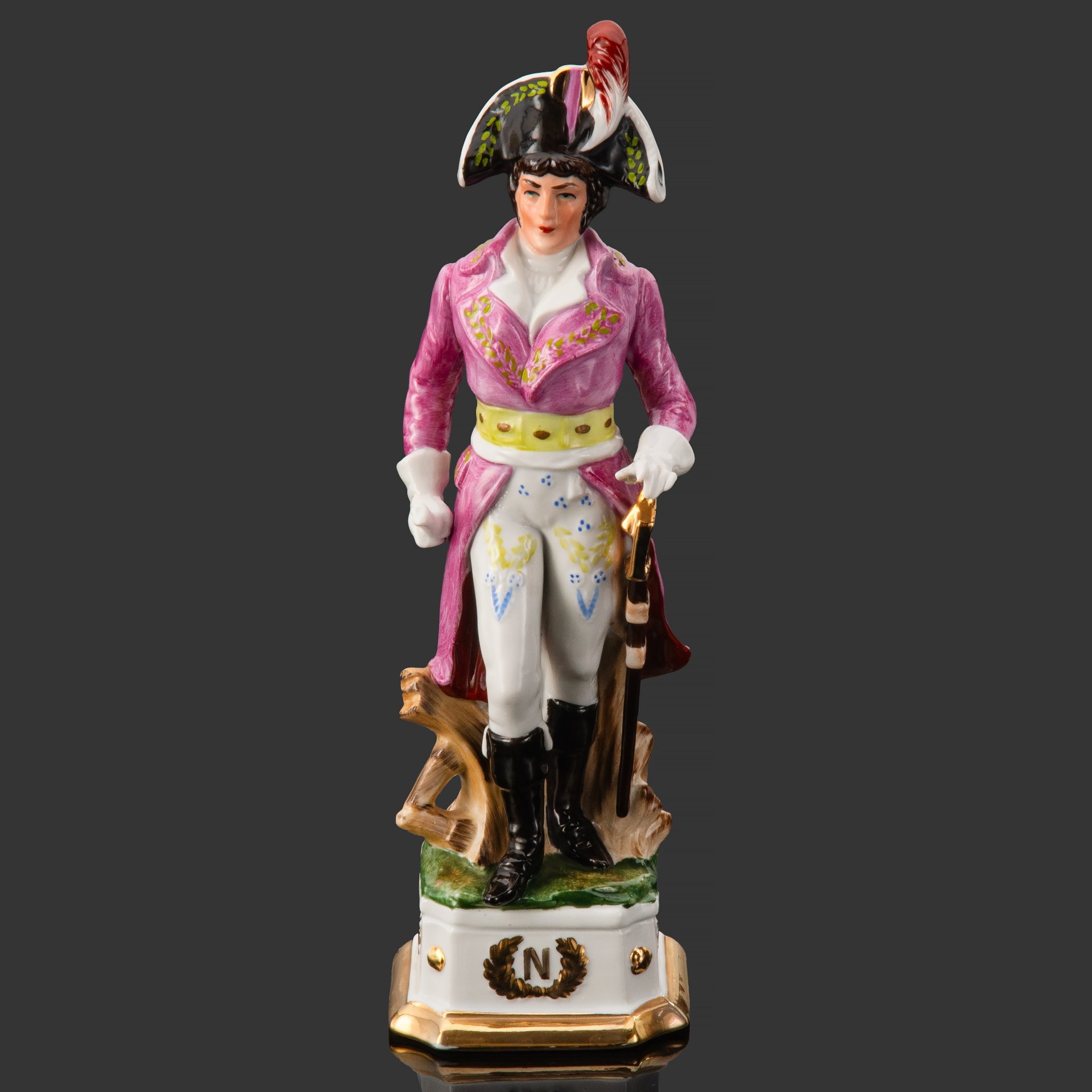 Статуэтка "Офицер армии Наполеона", фарфор, роспись, золочение, Европа, 1950-1970 гг.