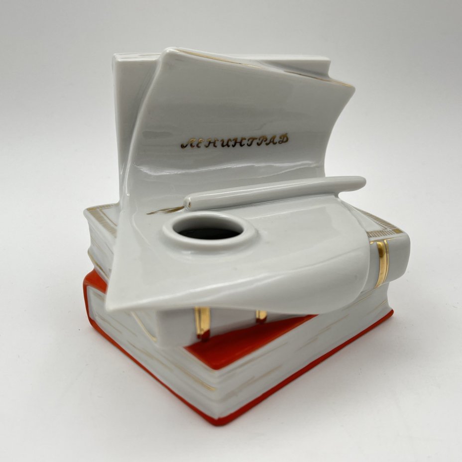 Чернильница "Ленинград", автор Л. В. Квашенинникова, фарфор, роспись, золочение, Ленинградский фарфоровый завод (ЛФЗ), СССР, 1970-1986 гг.