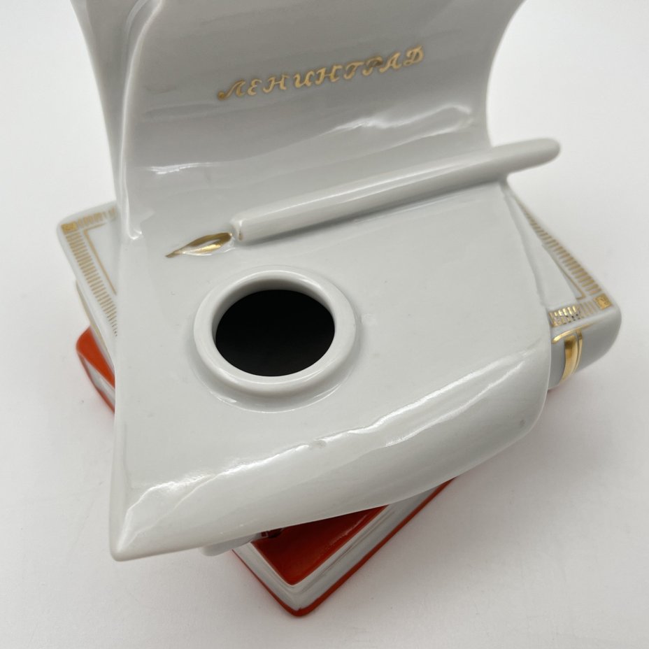 Чернильница "Ленинград", автор Л. В. Квашенинникова, фарфор, роспись, золочение, Ленинградский фарфоровый завод (ЛФЗ), СССР, 1970-1986 гг.
