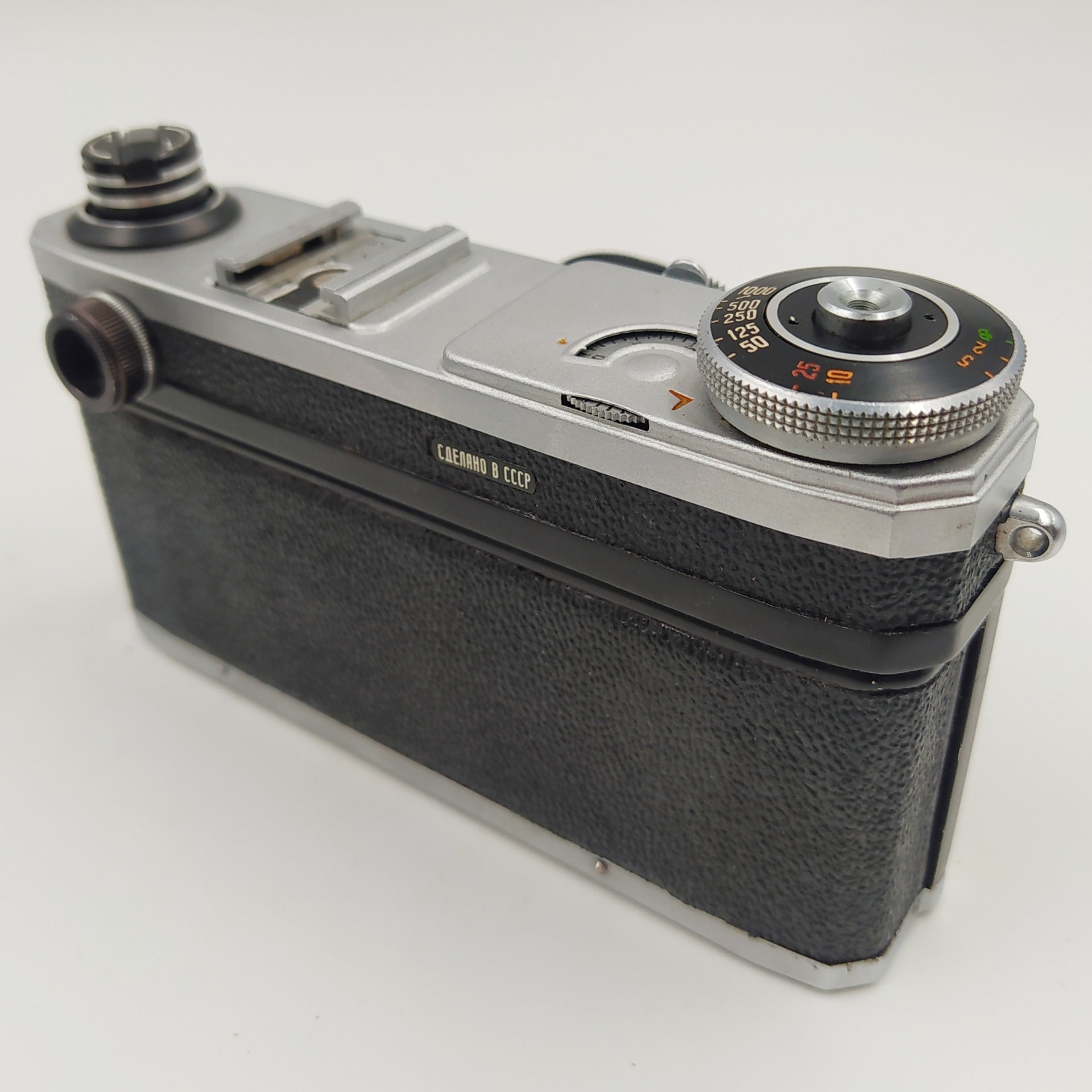 Фотоаппарат «Киев-4» с объективом «Гелиос-103» в оригинальном кофре, Киевский завод «Арсенал»