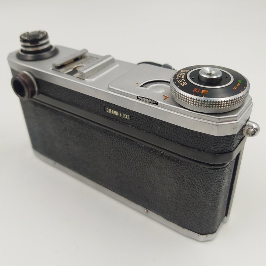 Фотоаппарат «Киев-4» с объективом «Гелиос-103» в оригинальном кофре, Киевский завод «Арсенал»