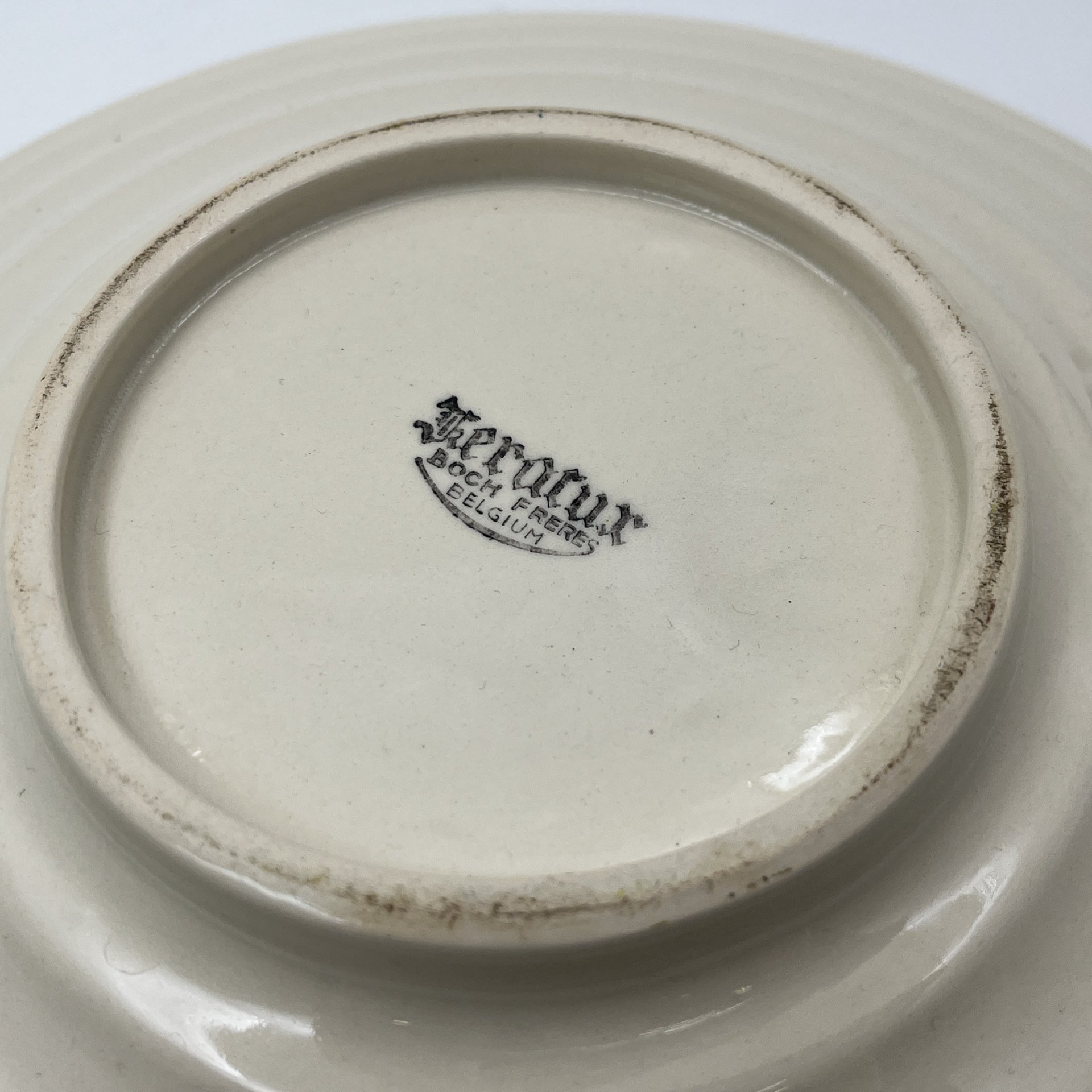 Блюдо сервировочное с фигурными ручками и изображение мейсенского букета, Boch Freres Keramis, фаянс, деколь, золочение, Бельгия, 1960-1980 гг.